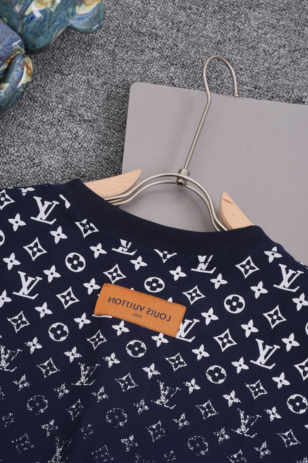 Louis Vuitton 25SS Gradient Print Logo T-Shirt – XS, S, M, L – Unisex Premium Cotton Tee