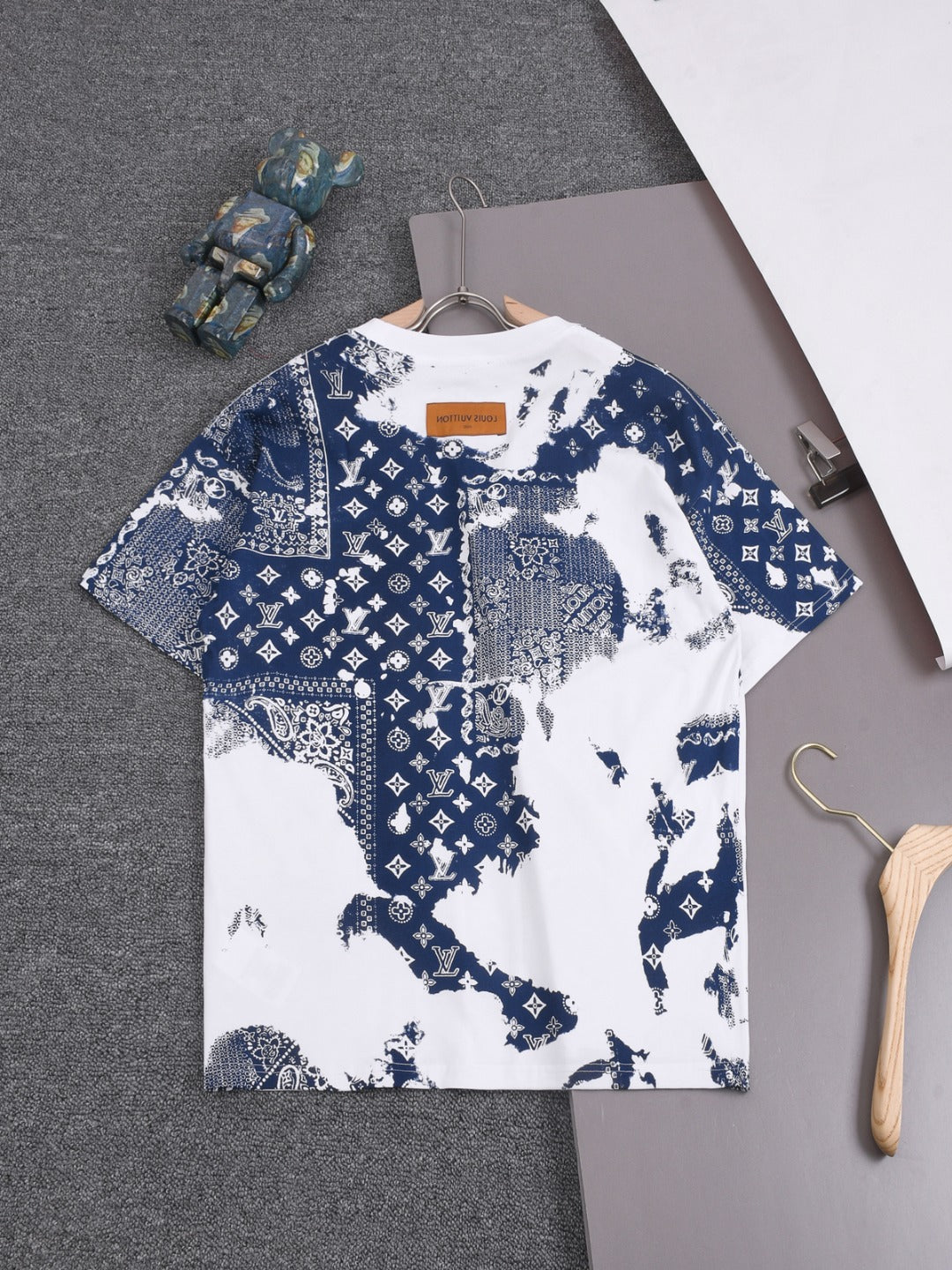 Louis Vuitton 25SS Paisley Print T-Shirt – XS, S, M, L – Unisex Premium Cotton Tee