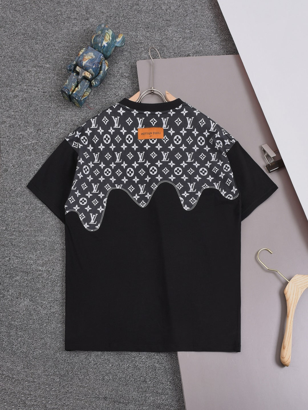 Louis Vuitton 25SS Applique Digital Print T-Shirt – XS, S, M, L – Unisex Premium Cotton Tee