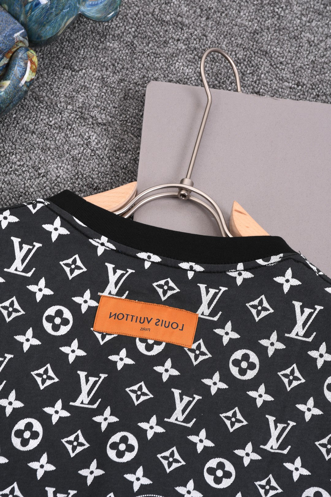 Louis Vuitton 25SS Applique Digital Print T-Shirt – XS, S, M, L – Unisex Premium Cotton Tee