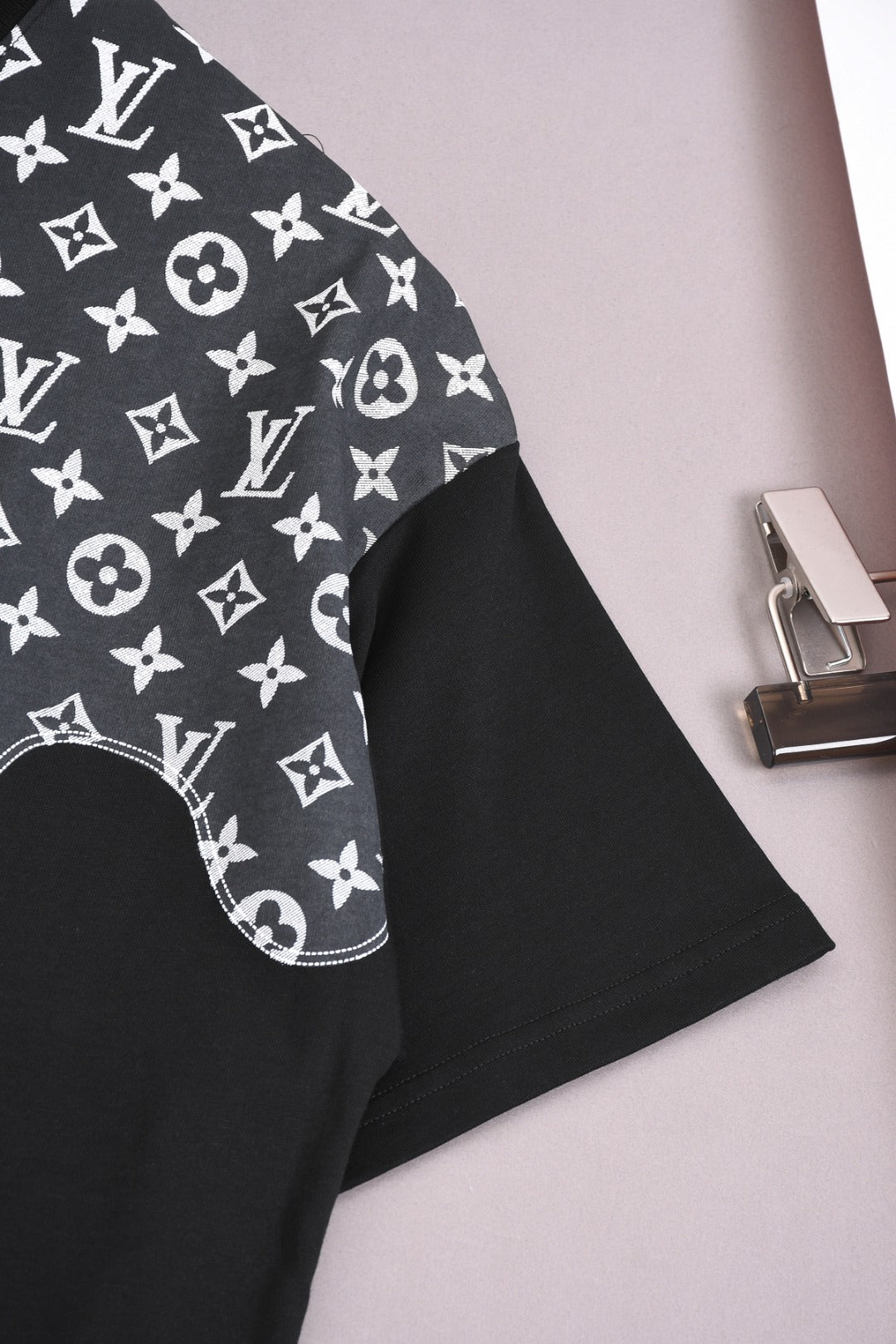 Louis Vuitton 25SS Applique Digital Print T-Shirt – XS, S, M, L – Unisex Premium Cotton Tee
