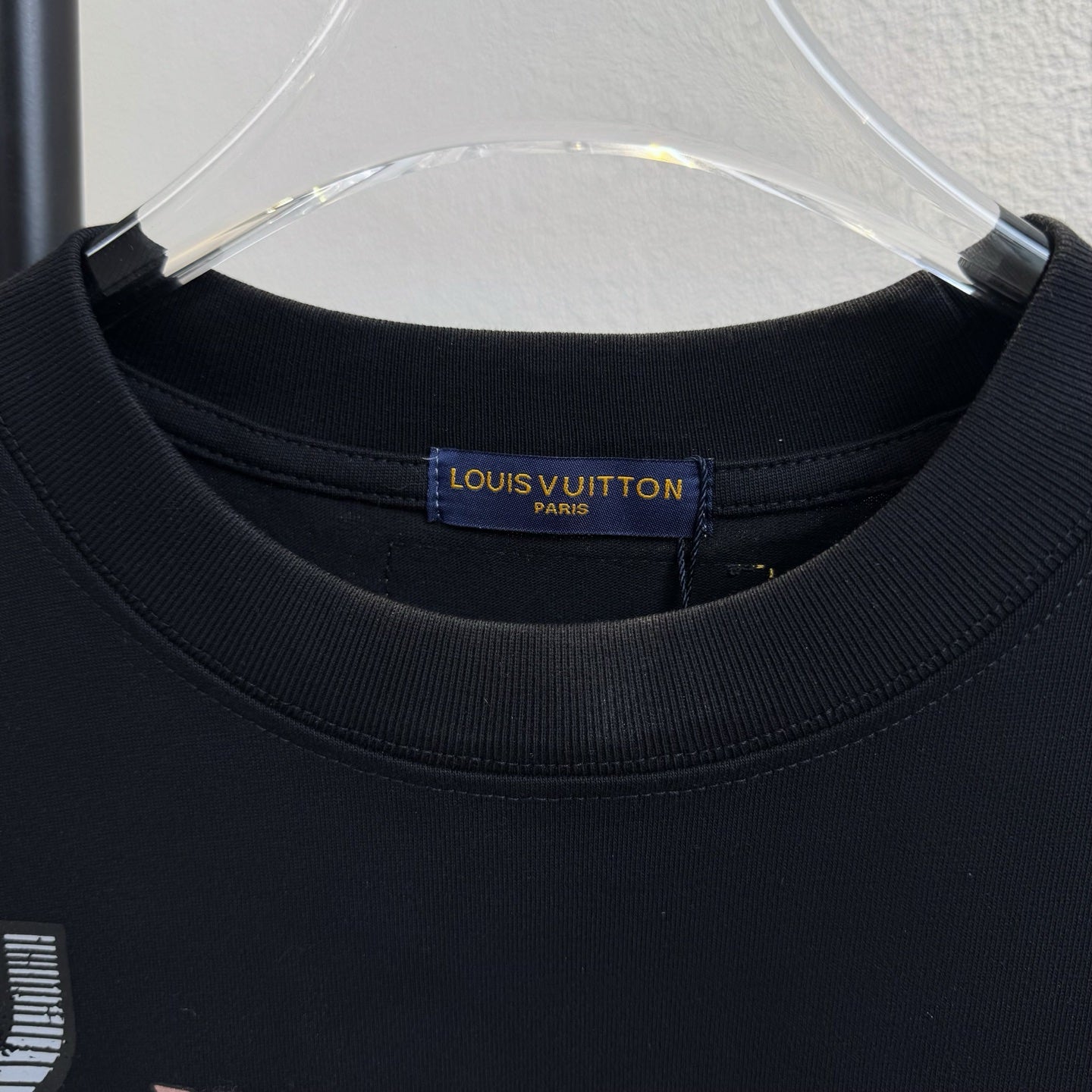 Louis Vuitton (LV) X144 Distressed Letter Logo Round Neck Short Sleeve T-Shirt – Unisex S-XL
