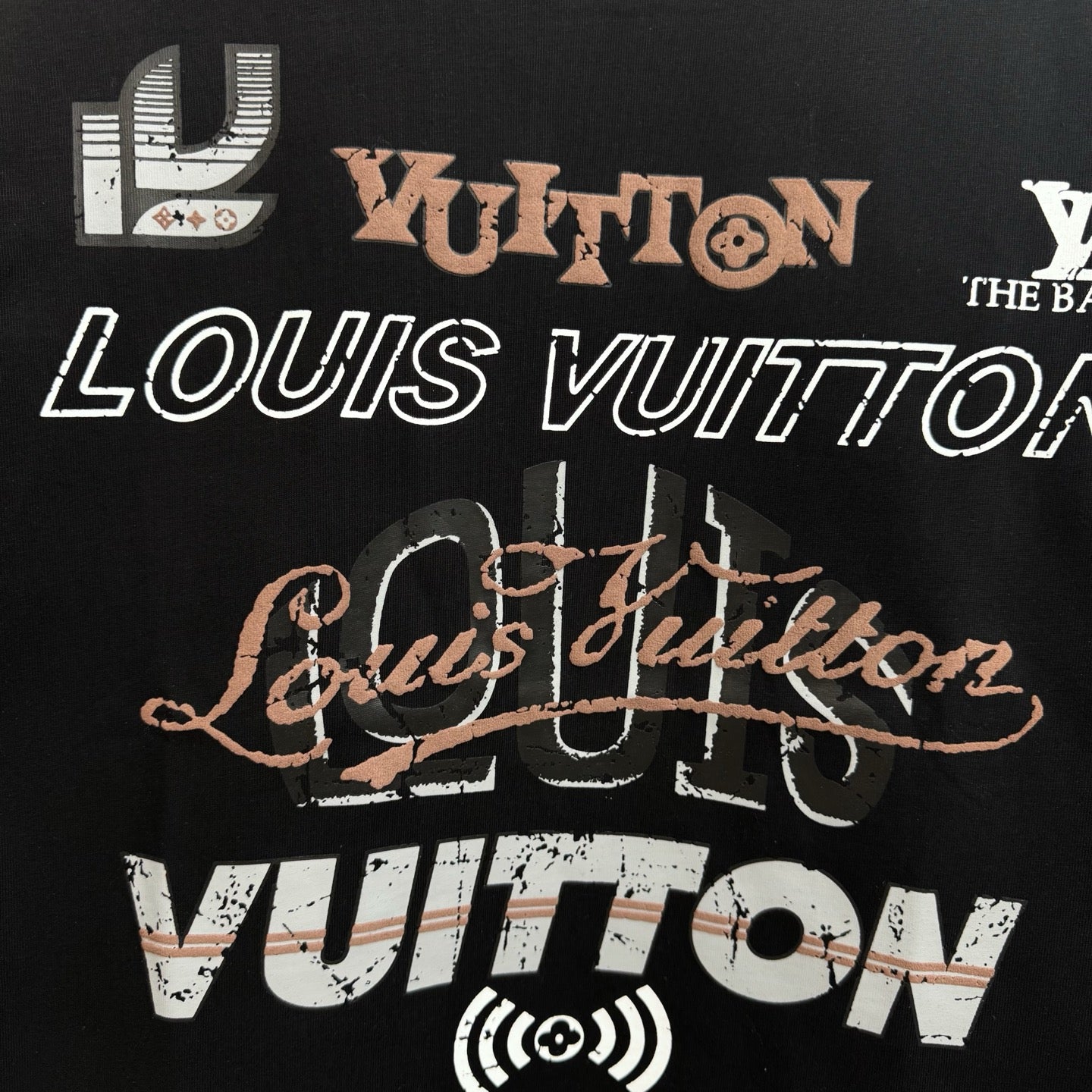 Louis Vuitton (LV) X144 Distressed Letter Logo Round Neck Short Sleeve T-Shirt – Unisex S-XL