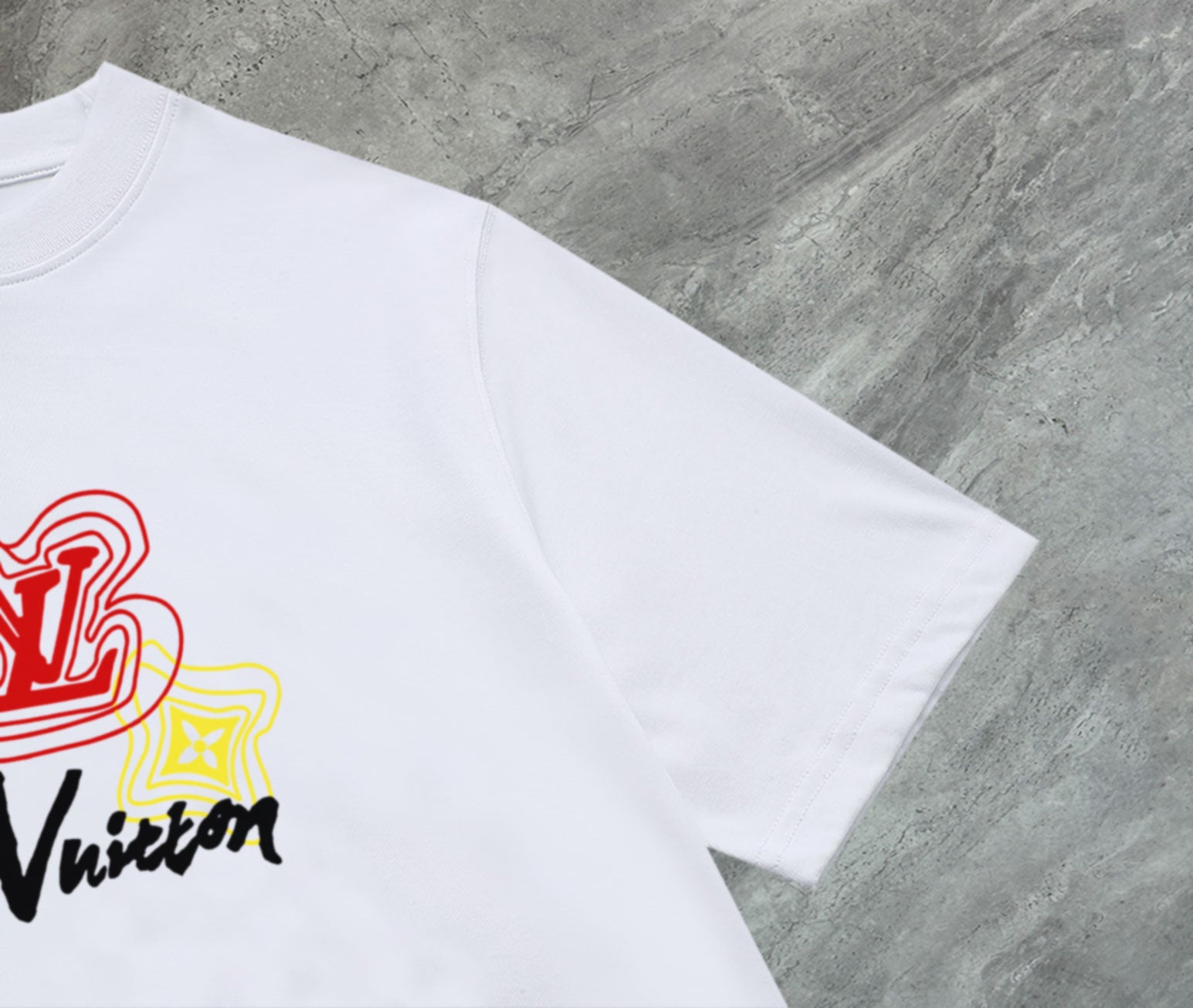 Louis Vuitton (LV) 2025 New High-Quality Round Neck Short Sleeve T-Shirt – Embroidered Sleeve Logo – S-2XL (Black/White/Apricot)