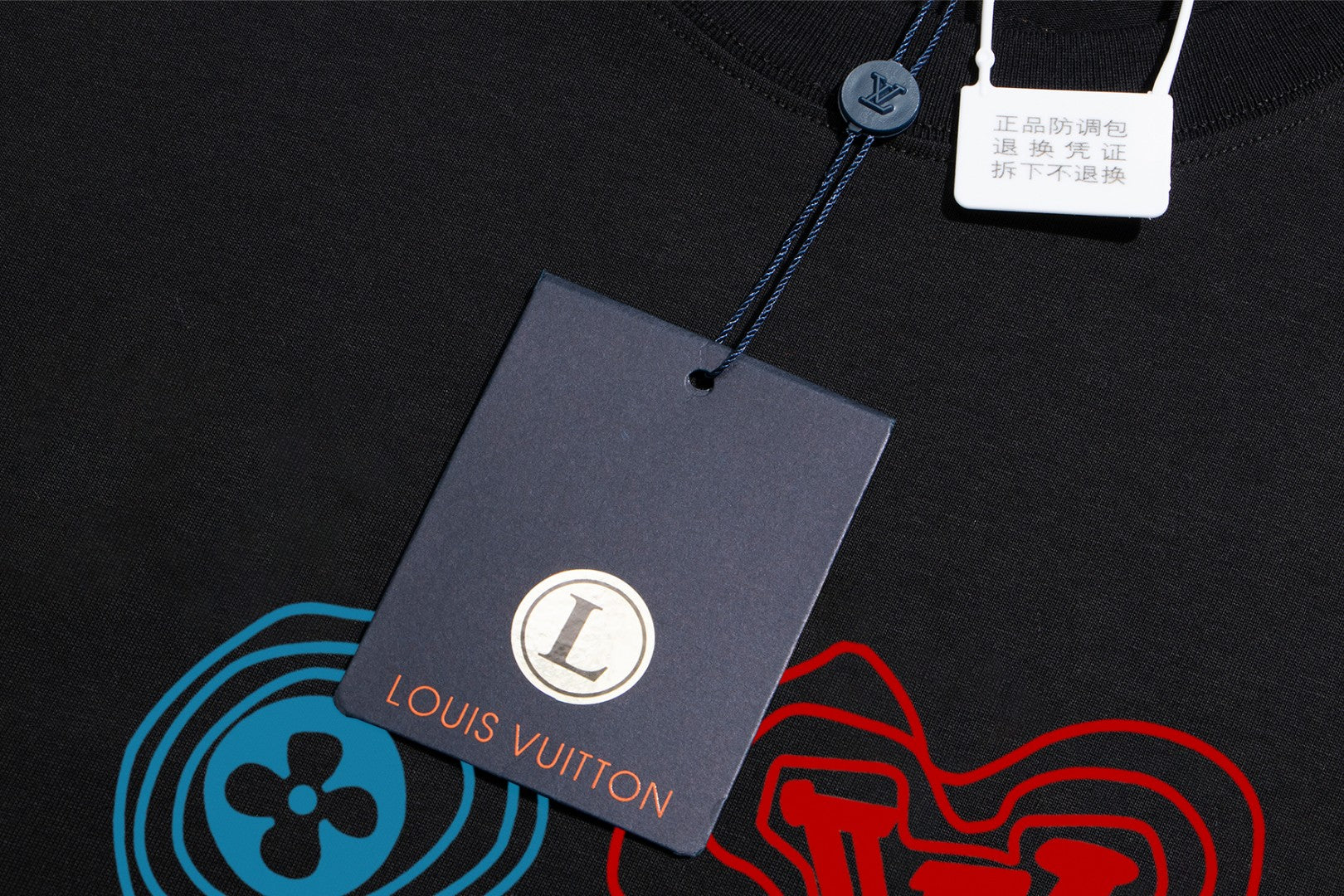 Louis Vuitton (LV) 2025 New Premium Round Neck T-Shirt – Embroidered Sleeve Logo – S-2XL