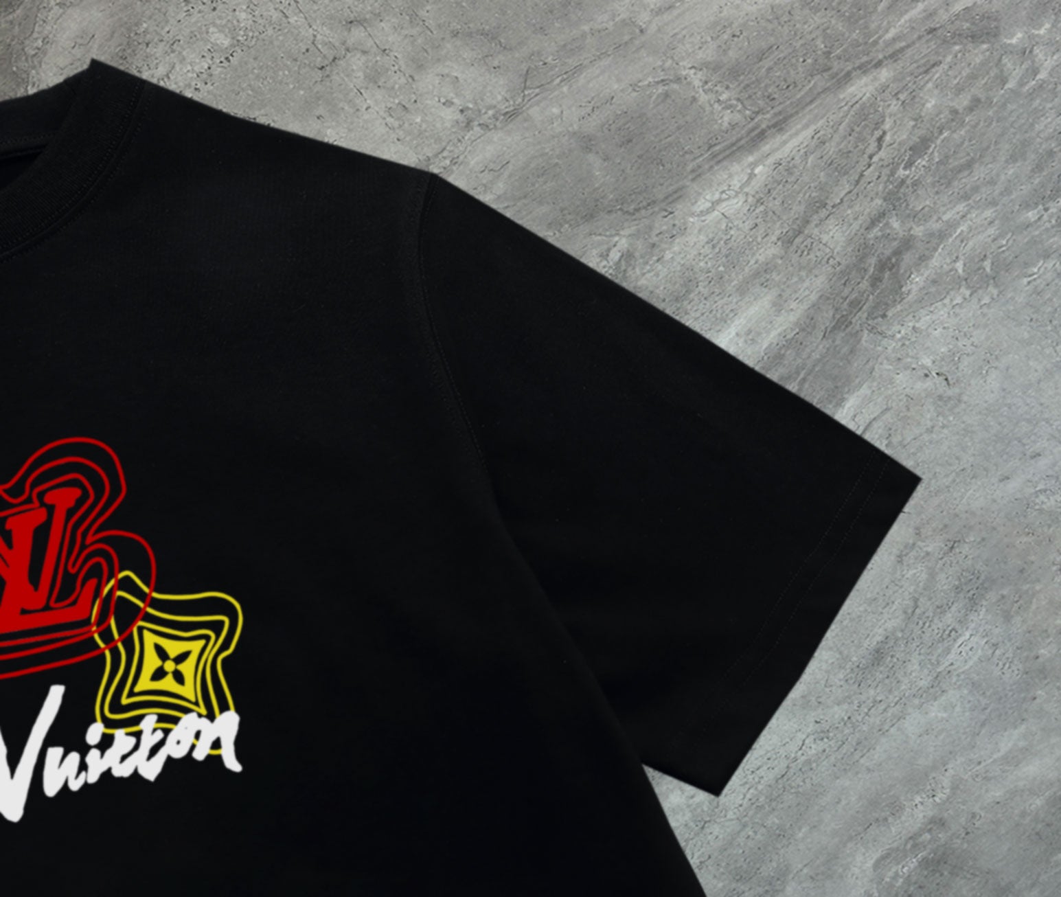 Louis Vuitton (LV) 2025 New Premium Round Neck T-Shirt – Embroidered Sleeve Logo – S-2XL