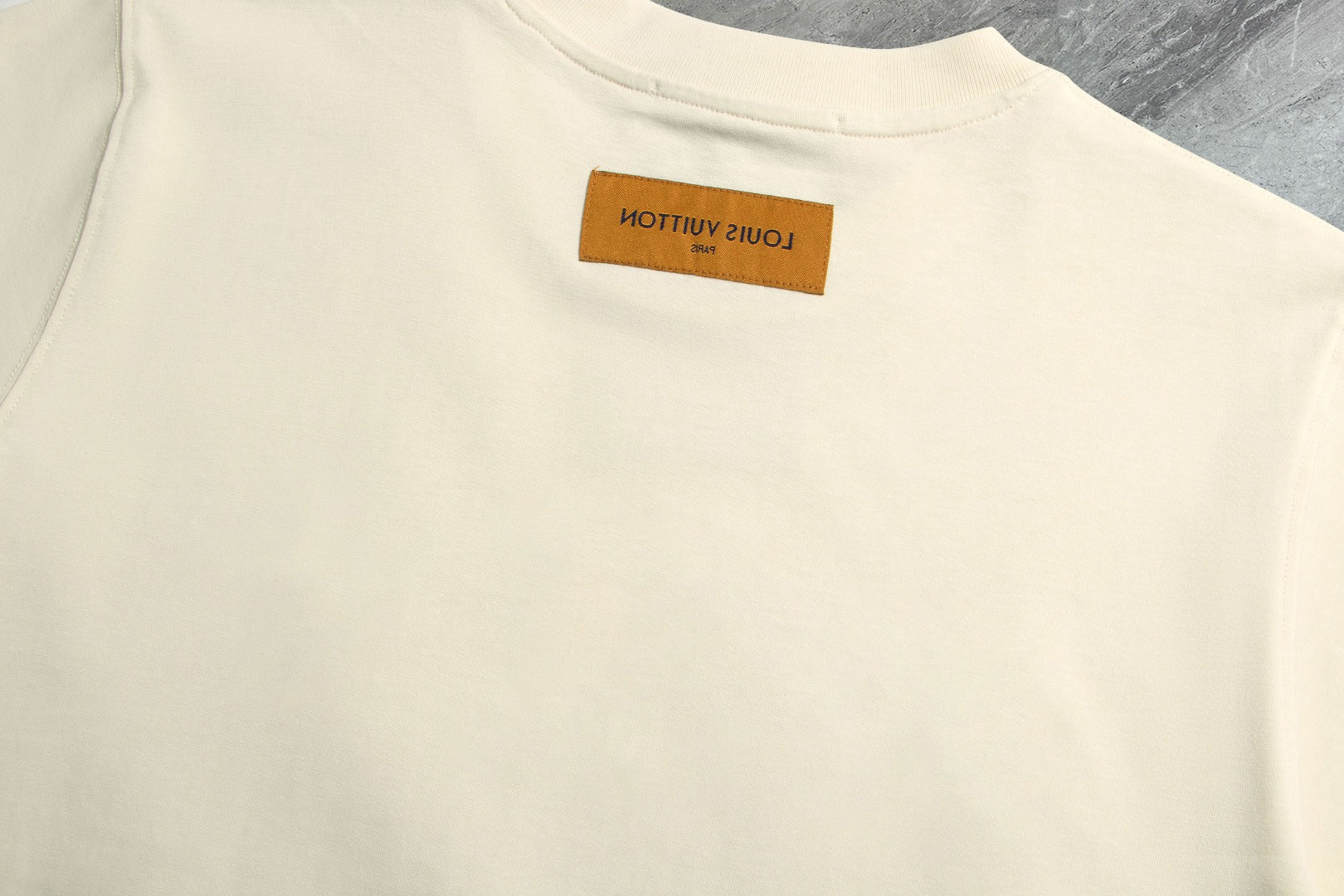 Louis Vuitton (LV) 2025 New Premium Round Neck T-Shirt – Embroidered Sleeve Logo – Black/White/Beige – S-2XL