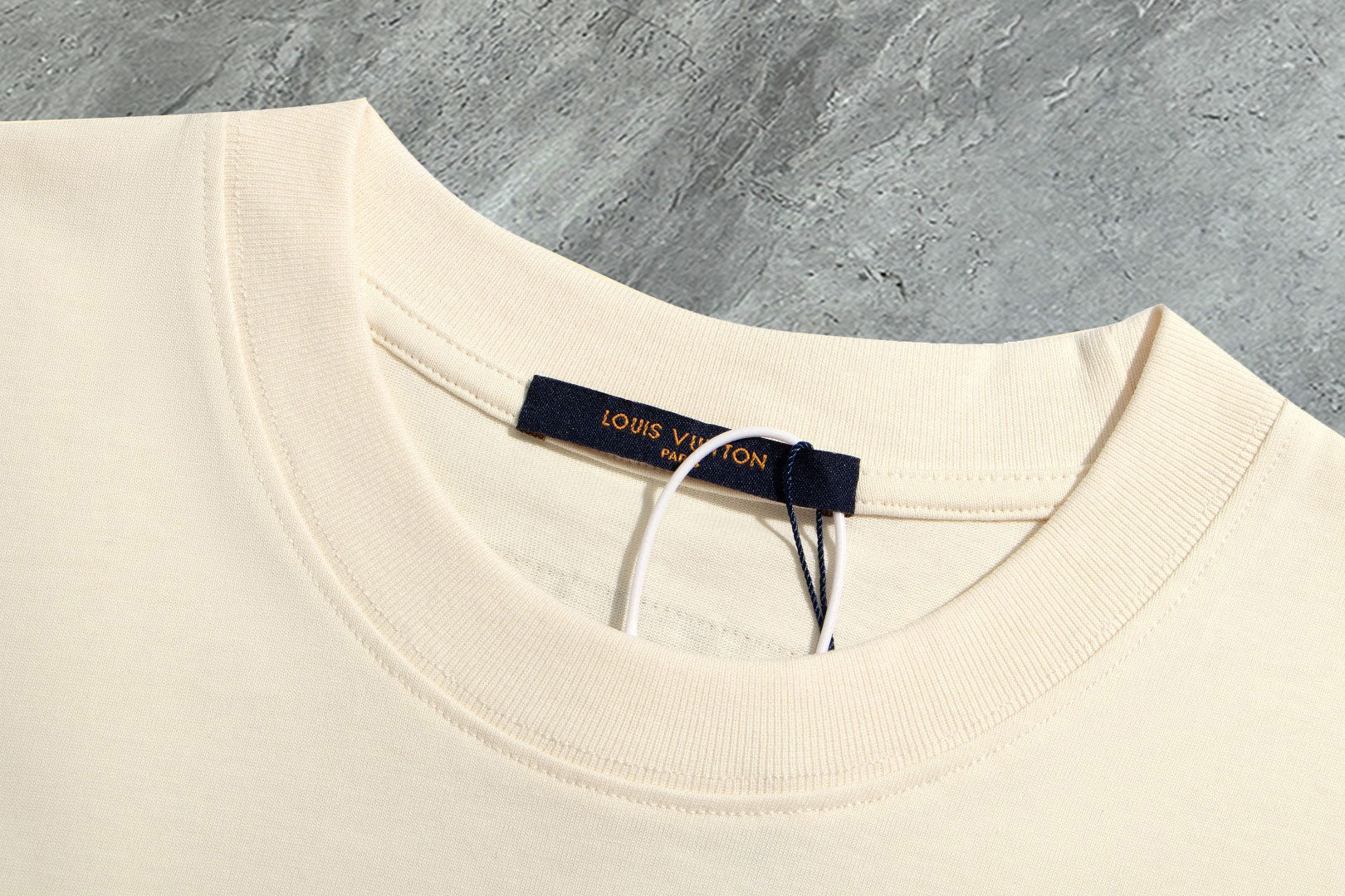 Louis Vuitton 2025 Premium Round Neck T-Shirt with Embroidered Sleeve Logo – Unisex Casual Tee (S-2XL, Black/White/Beige)
