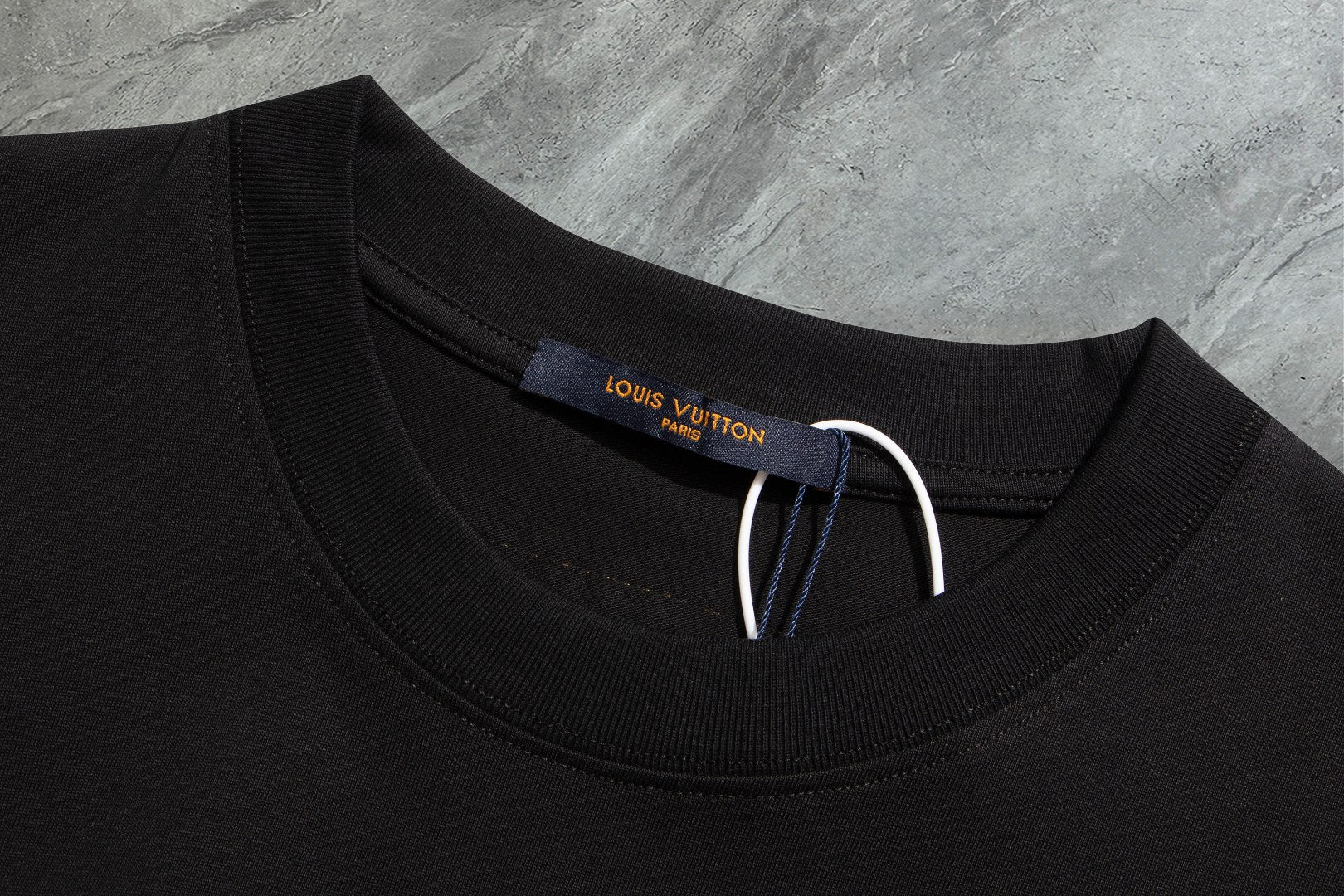 Louis Vuitton 2025 Premium Round Neck T-Shirt with Embroidered Sleeve Logo – Unisex Casual Tee (S-2XL, Black/White/Beige)