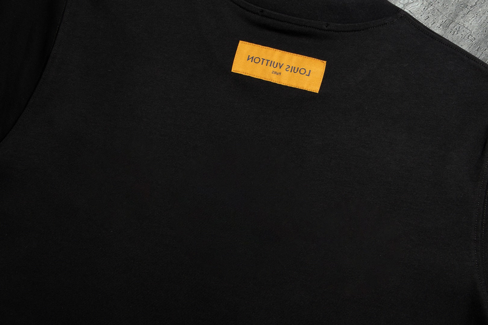Louis Vuitton 2025 Premium Round Neck T-Shirt with Embroidered Sleeve Logo – Unisex Casual Tee (S-2XL, Black/White/Beige)