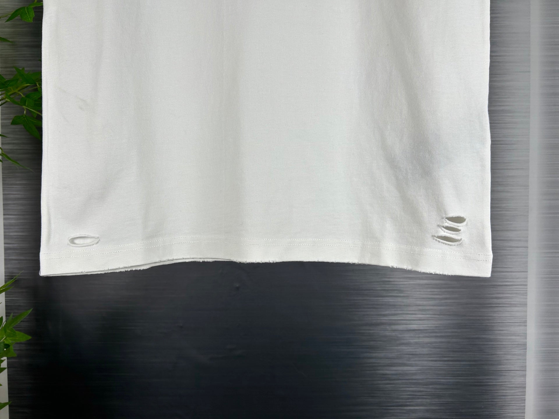 BALENCIAGA Distressed Ink Puff Print Cotton T-Shirt – Unisex Oversized Fit (XS–L)