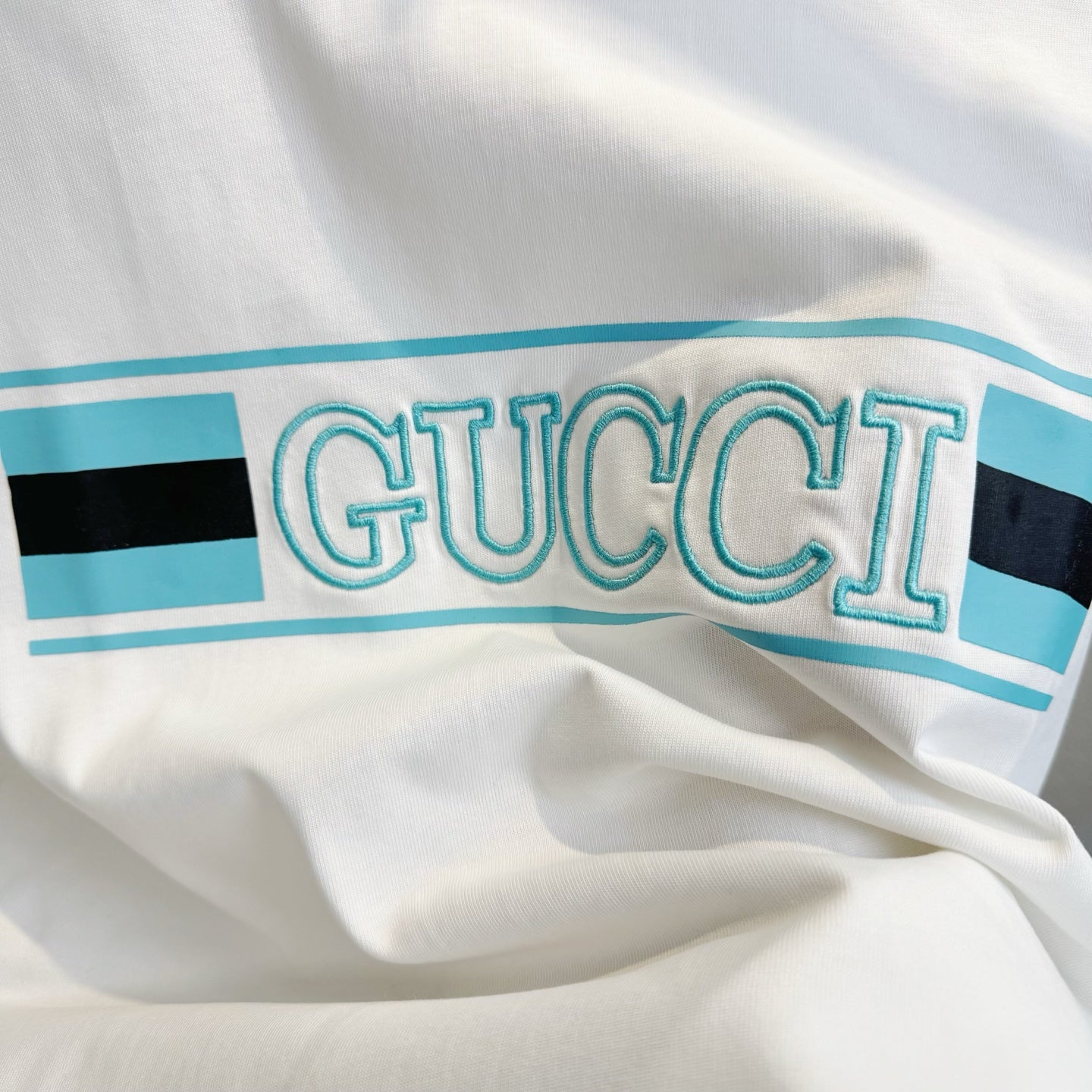 GUCCI Logo Ribbon Print & Embroidered T-Shirt – Oversized Unisex Fit, Premium Cotton (S–XL)