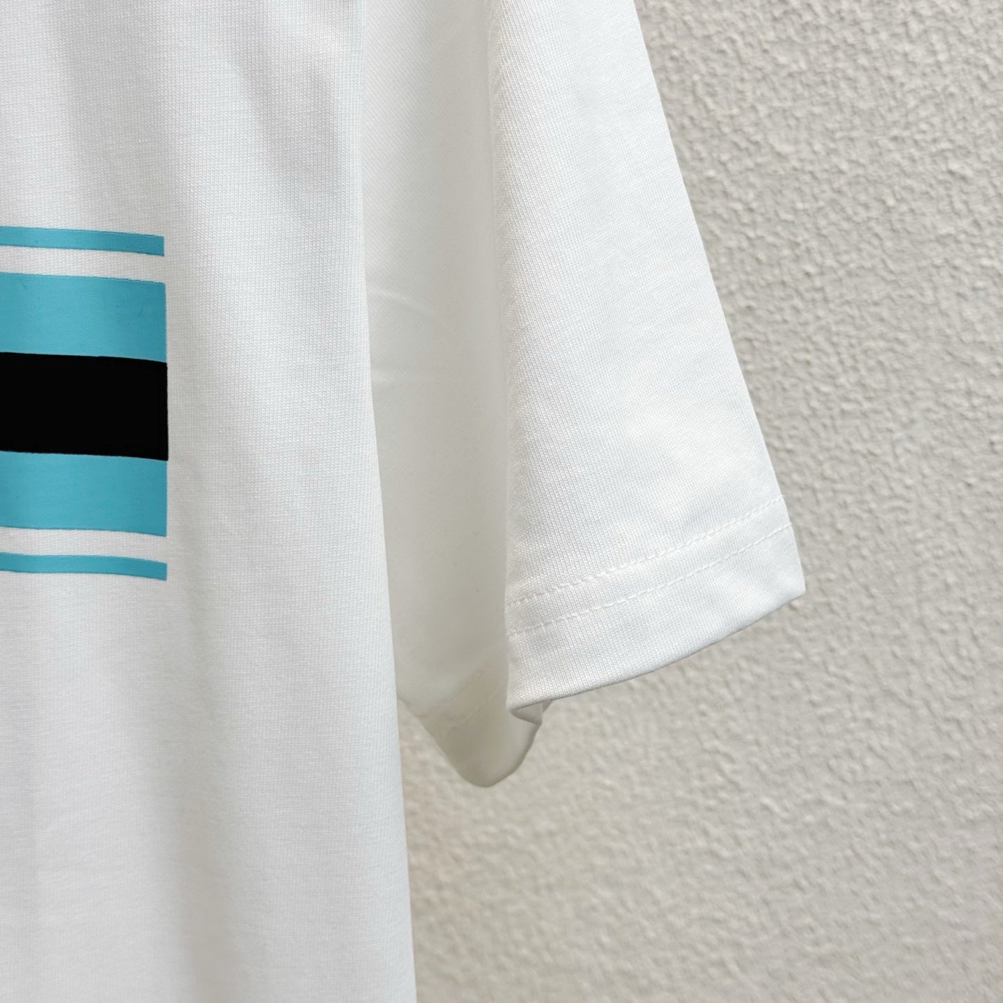 GUCCI Logo Ribbon Print & Embroidered T-Shirt – Oversized Unisex Fit, Premium Cotton (S–XL)