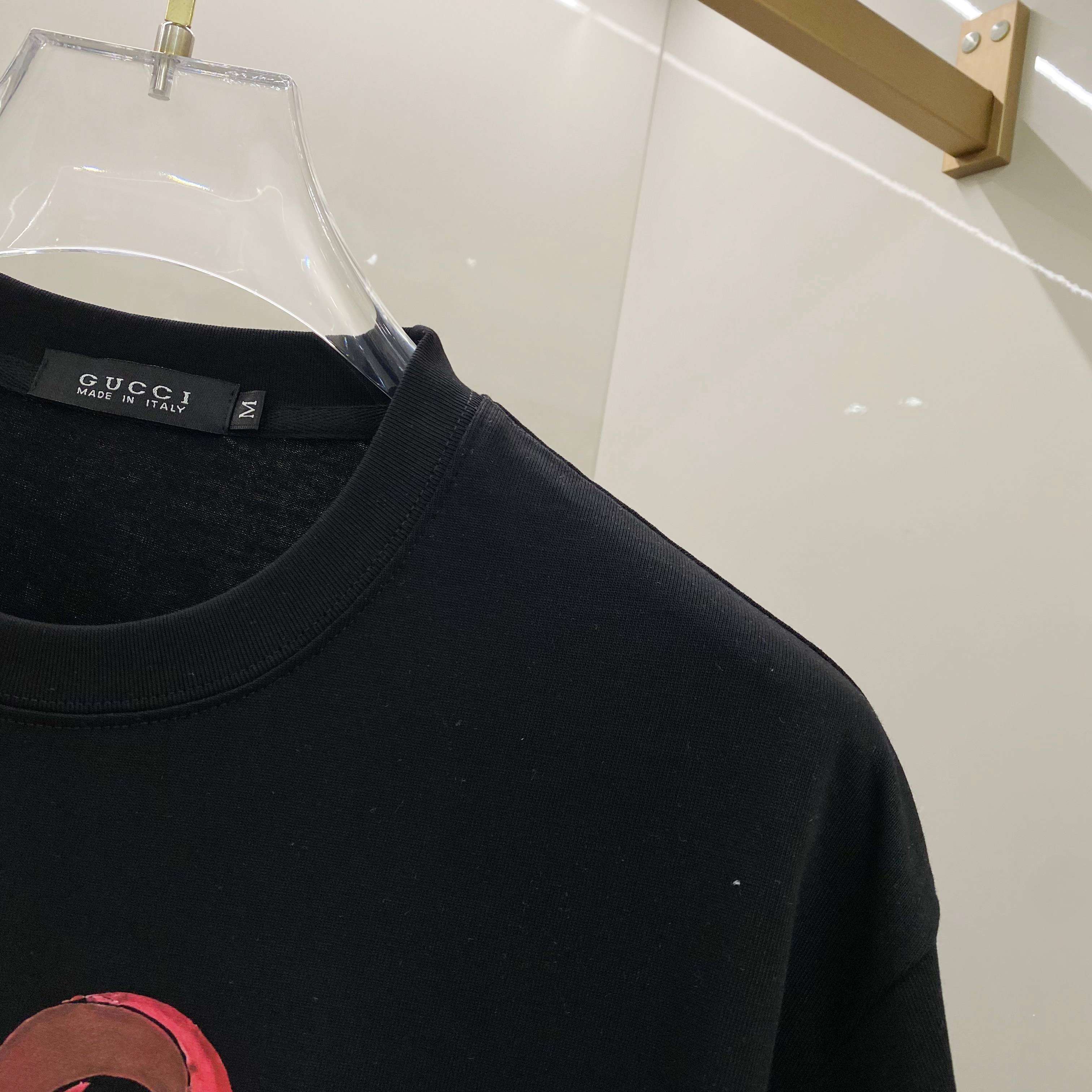GUCCI 25SS Oversized Logo Patch Cotton T-Shirt (48–56)