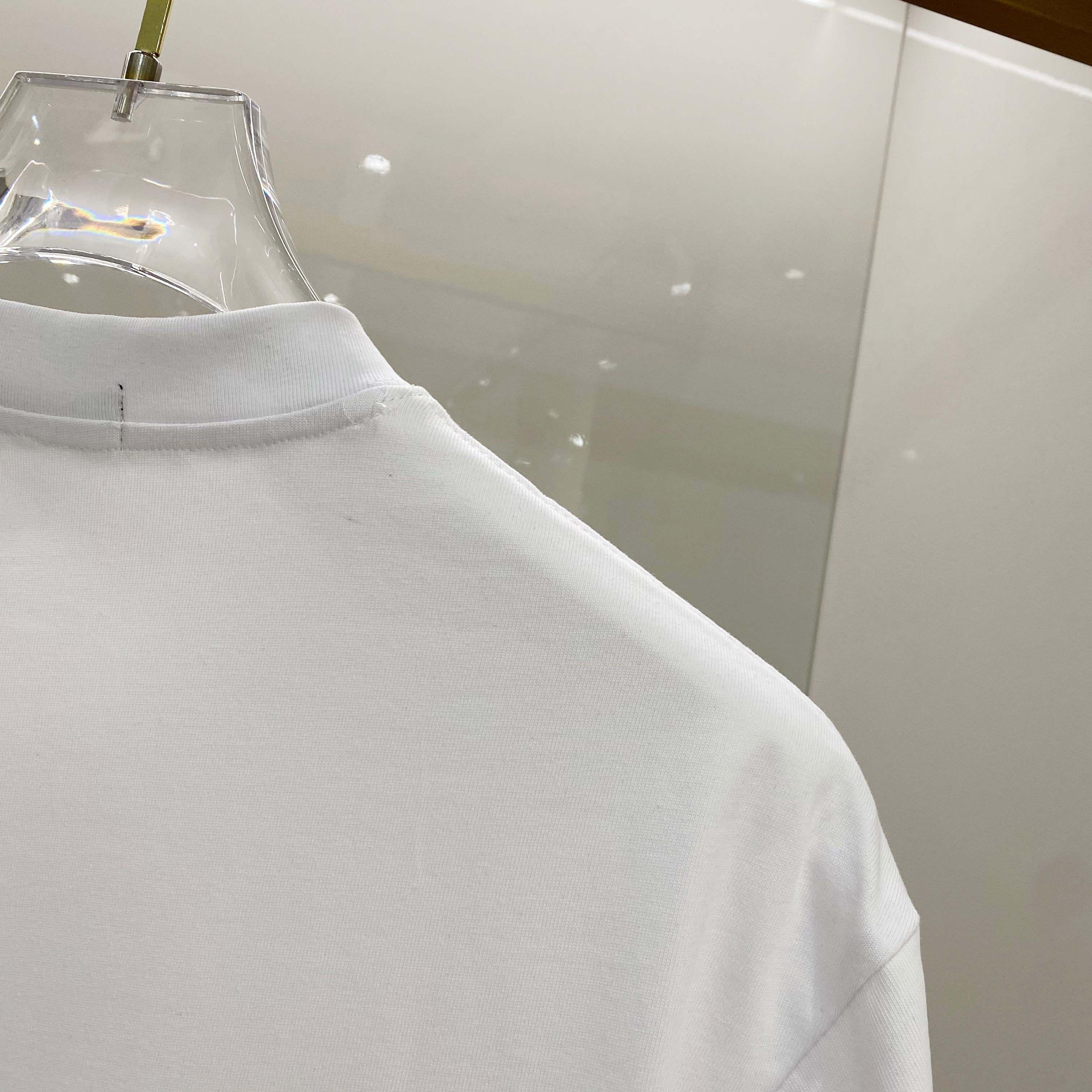 GUCCI 25SS Oversized Logo Patch Cotton T-Shirt (48–56)