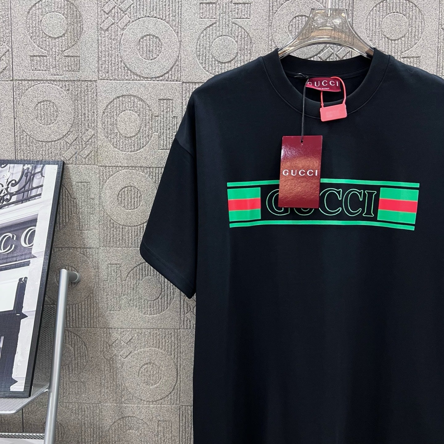 GUCCI Flag Graphic Logo Cotton T-Shirt (XS–L)