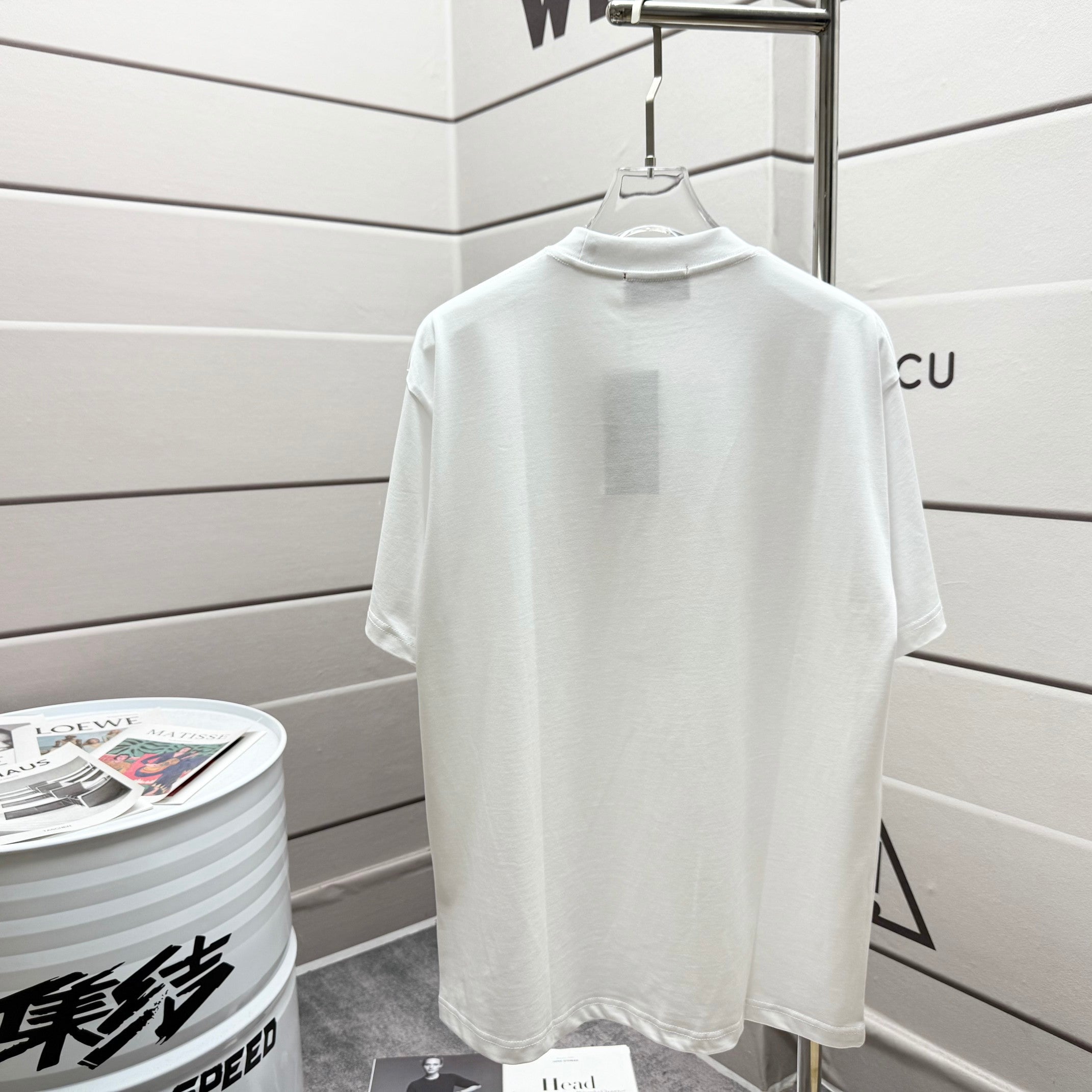 GUCCI 2025 SS Velvet Logo Print Cotton T-Shirt (Unisex, Black/White)