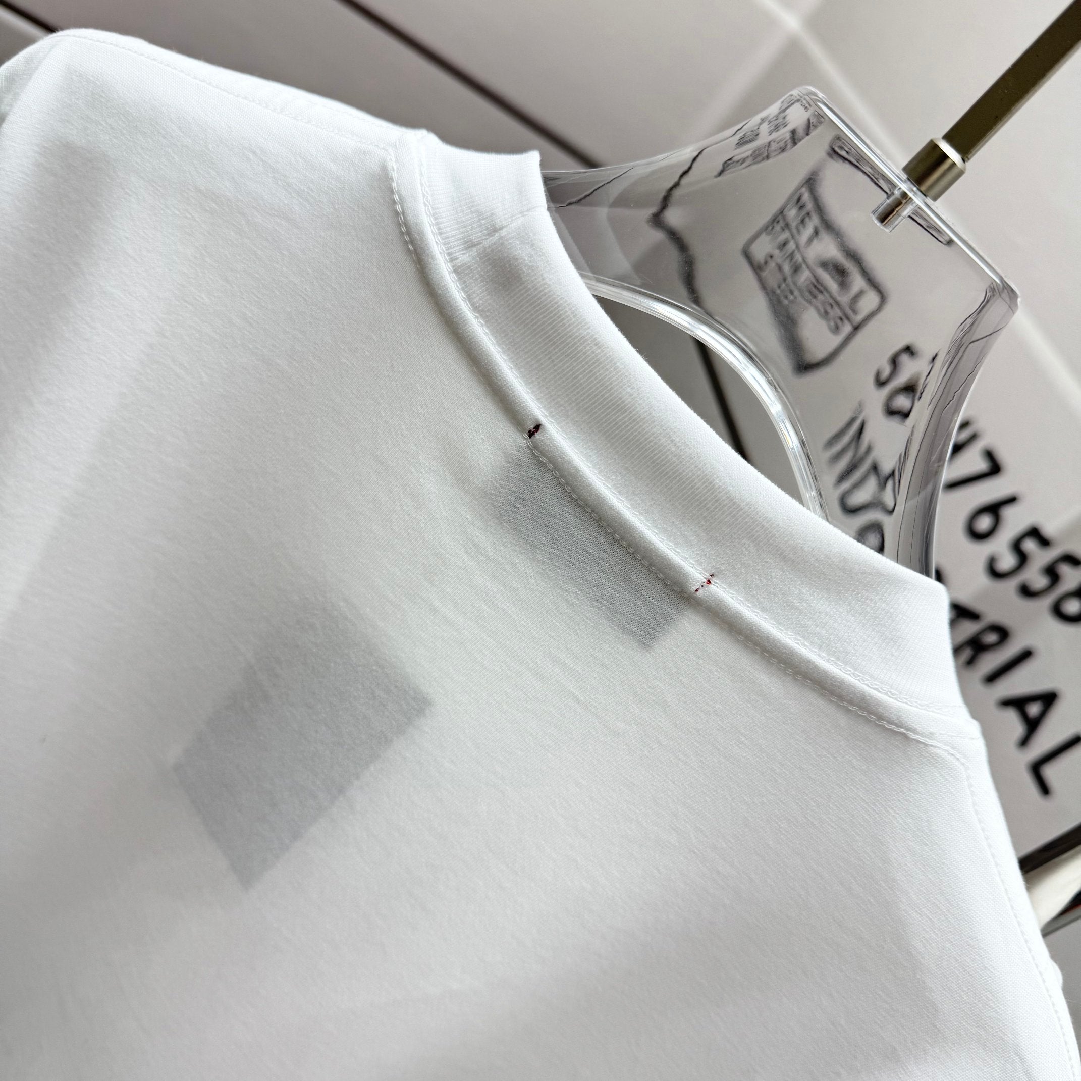 GUCCI 2025 SS Velvet Logo Print Cotton T-Shirt (Unisex, Black/White)