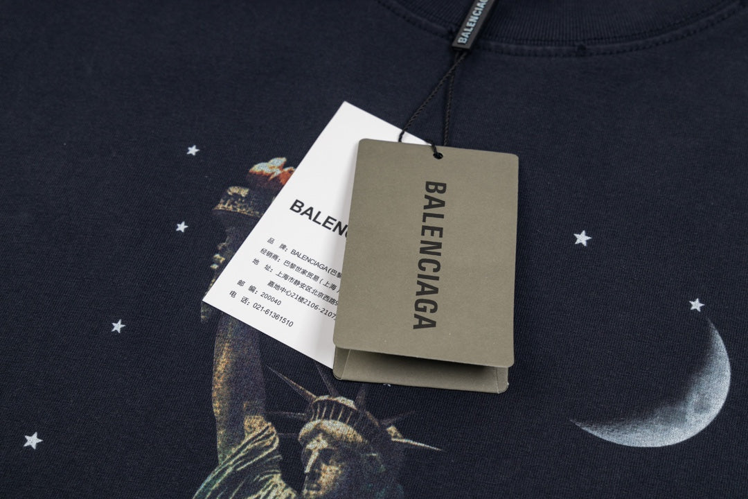 BALENCIAGA “Statue of Liberty” Distressed Oversized T-Shirt – XS–L
