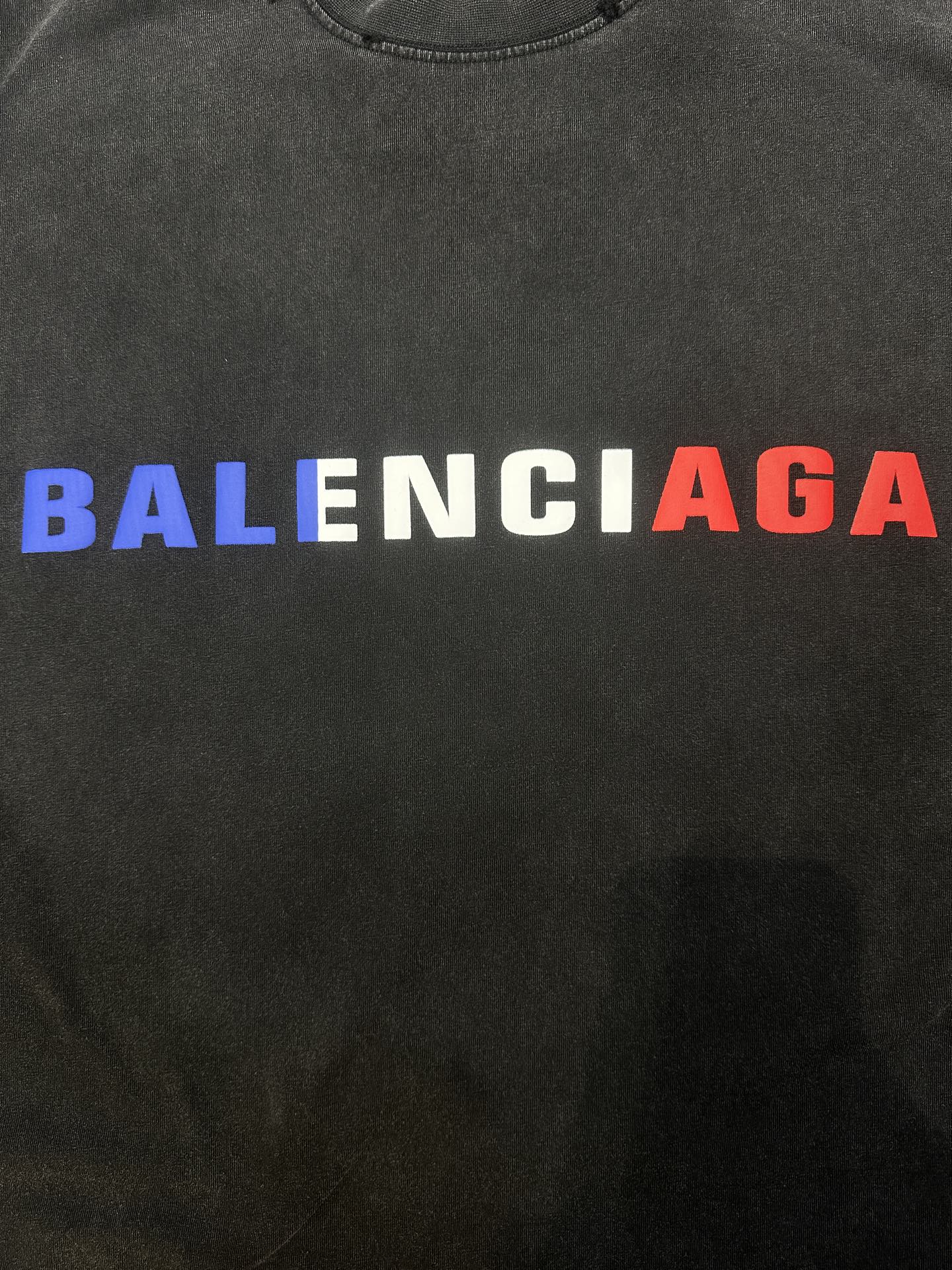 BALENCIAGA 25FW Distressed Foamed Logo Shorts – Washed Black – Unisex – Sizes 1-4