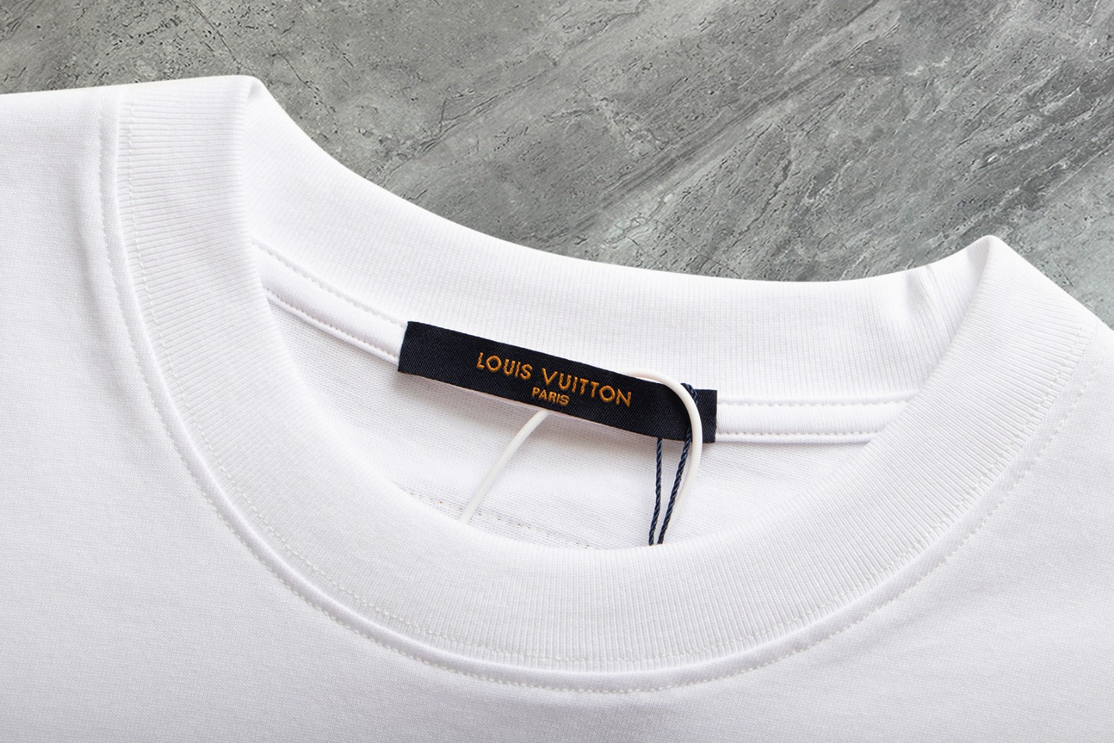 Louis Vuitton 2025 Premium Round Neck T-Shirt with Embroidered Sleeve Logo – Unisex Casual Tee (S-2XL, Black/White/Beige)