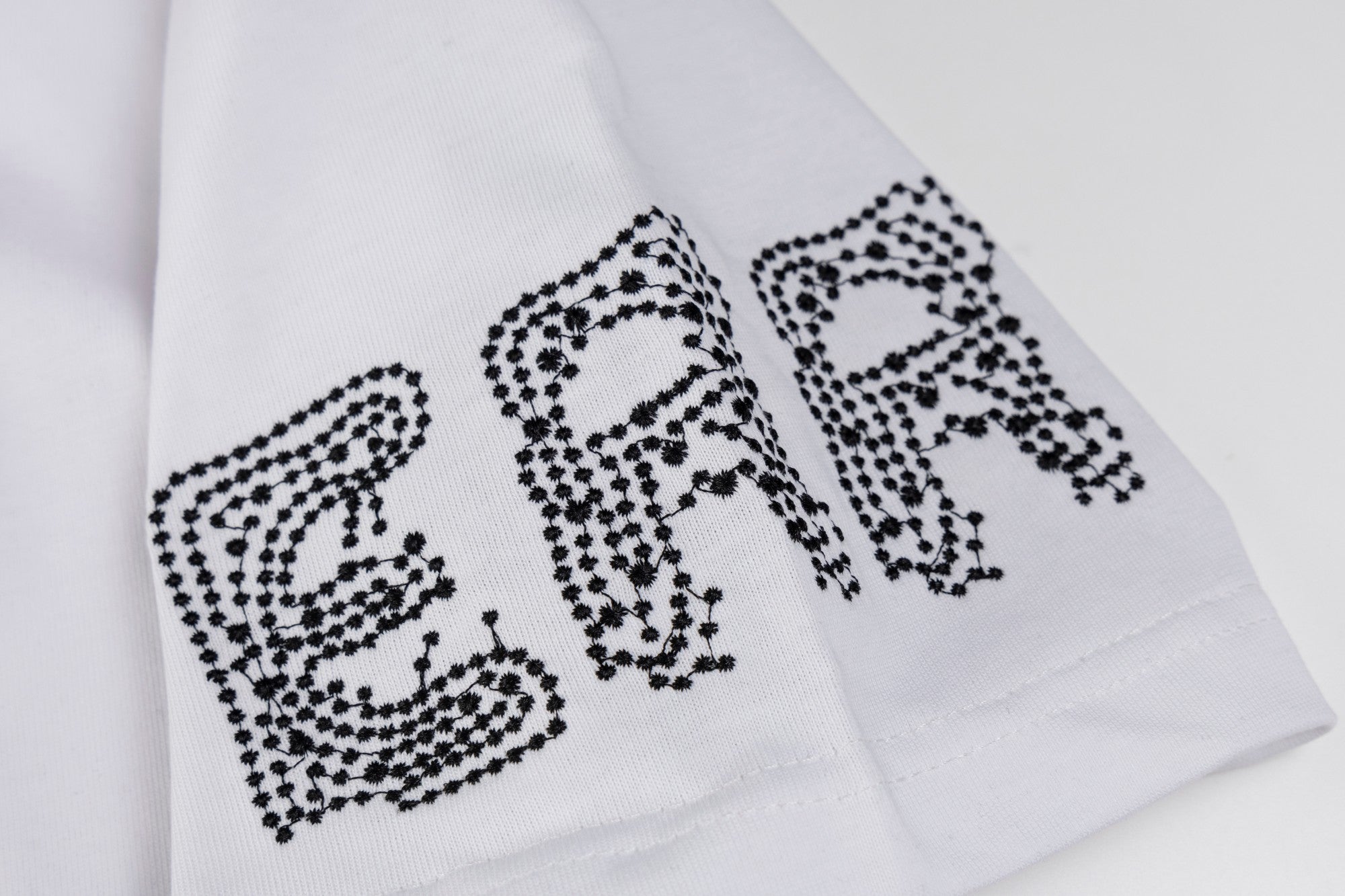 BURBERRY 25SS Embroidered Logo Cotton T-Shirt – Menswear Essential