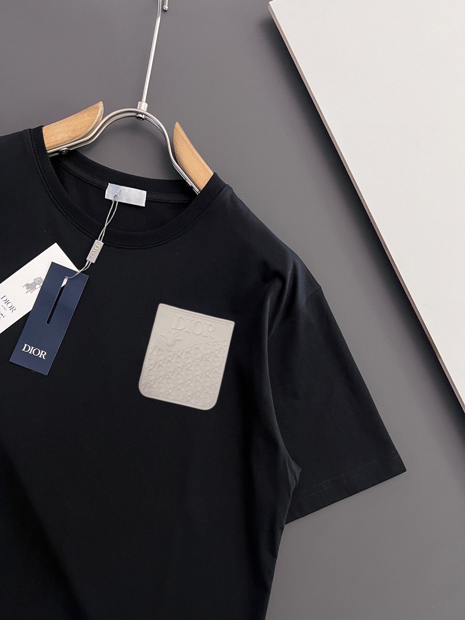 DIOR 2025 Early Spring Gold Thread Logo T-Shirt | Sizes S–XXL