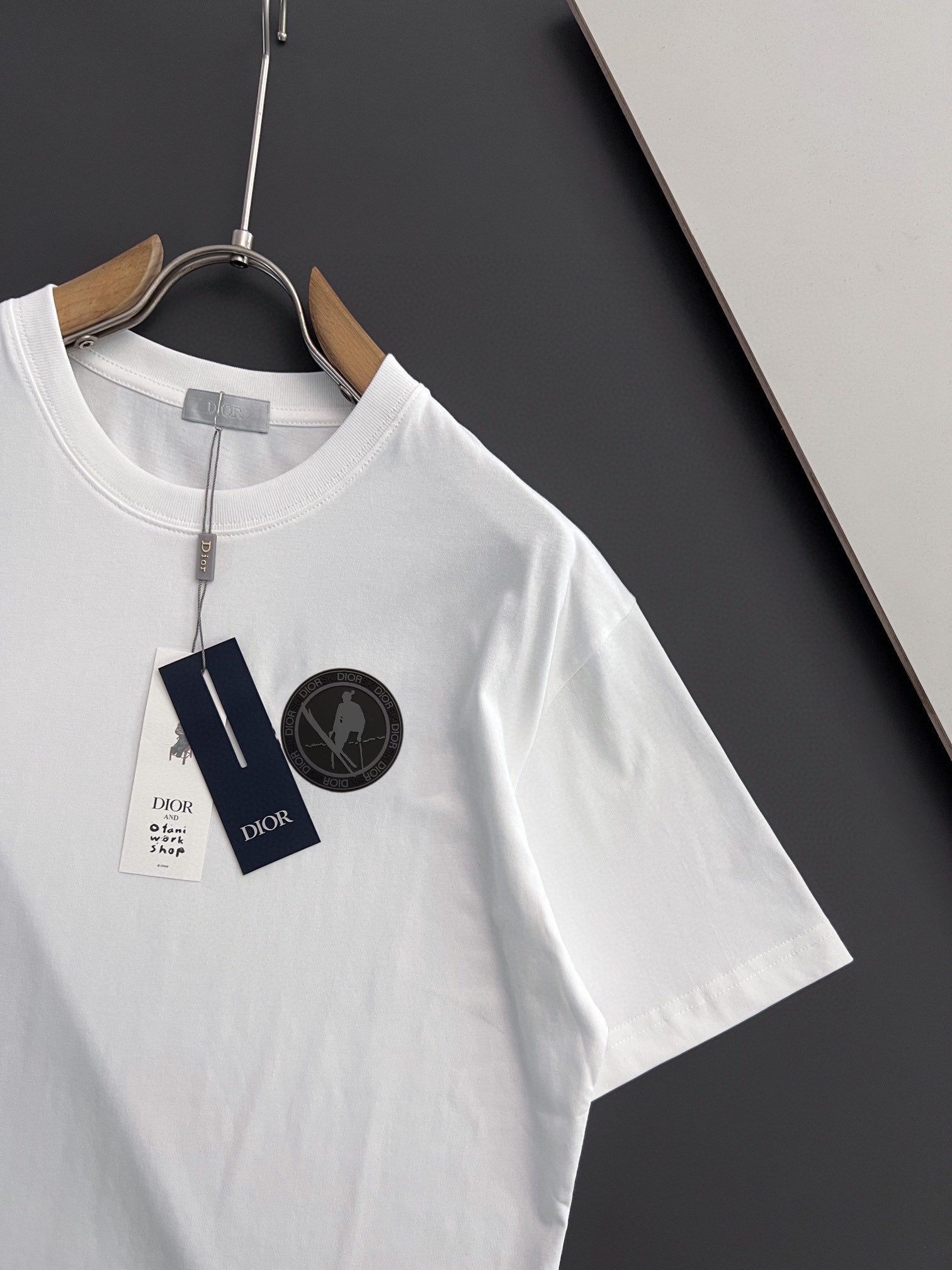 DIOR 2025 Early Spring Gold Thread Logo T-Shirt | Sizes S–XXL
