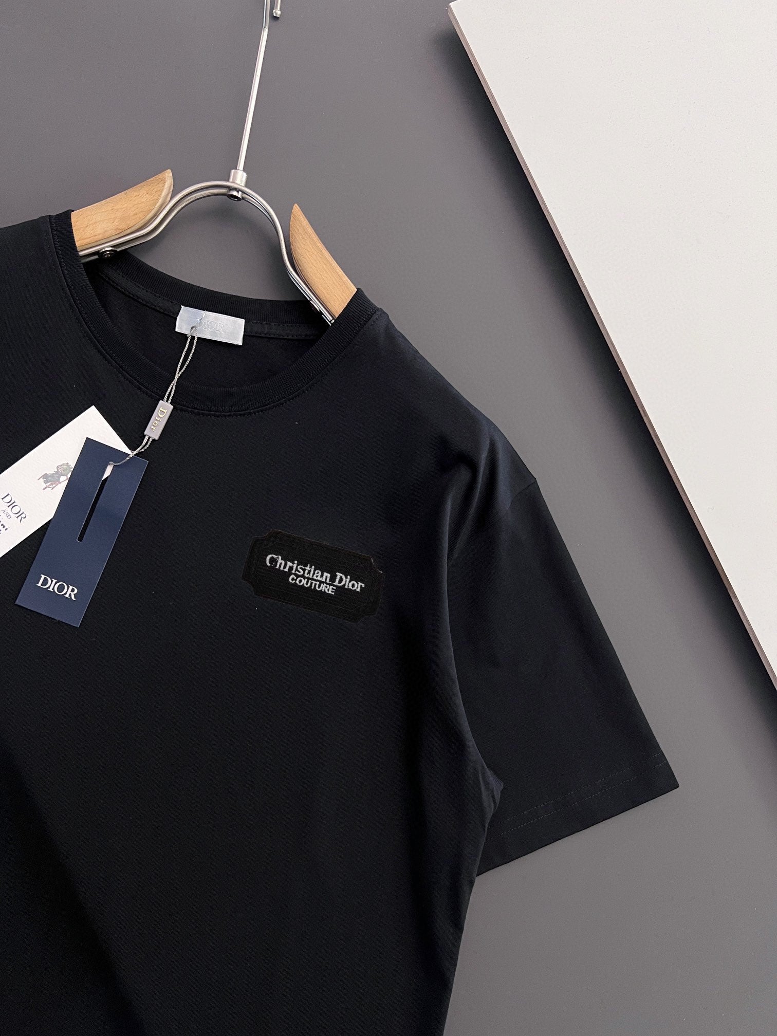 DIOR 2025 Early Spring Gold Thread Logo T-Shirt | Sizes S–XXL
