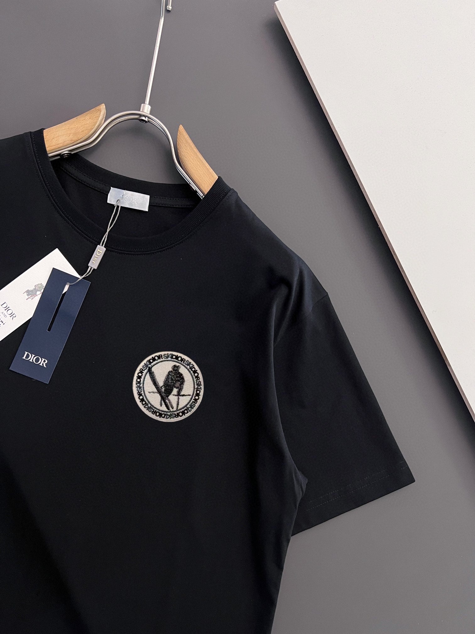 DIOR 2025 Early Spring Gold Thread Logo T-Shirt | Sizes S–XXL