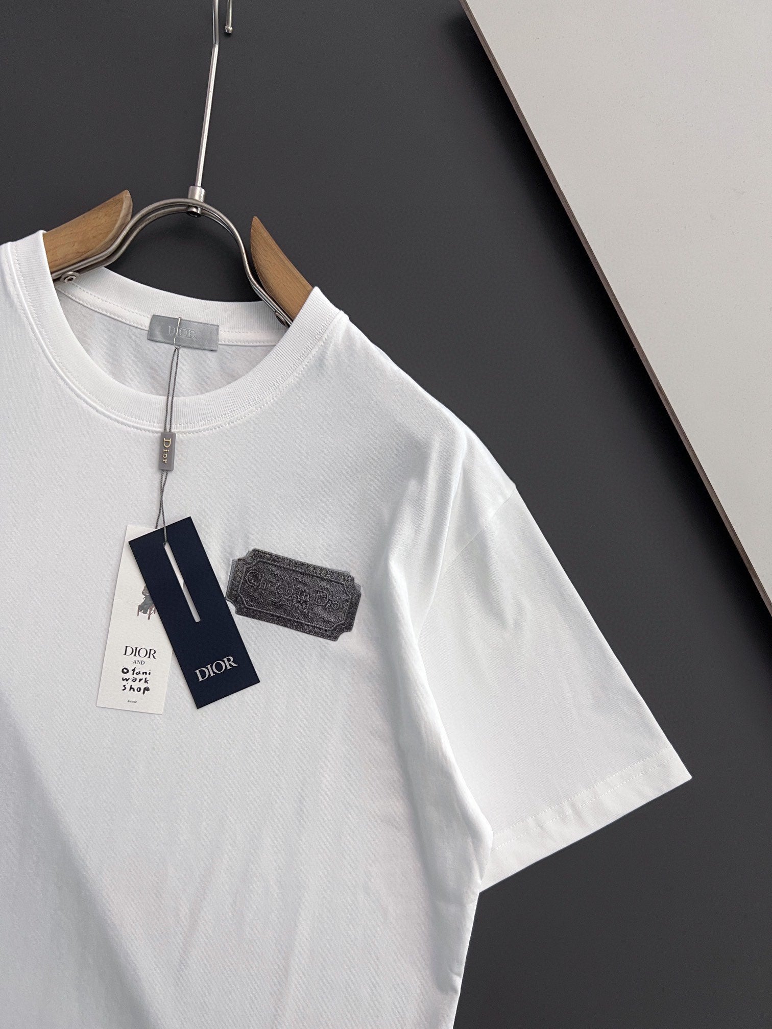 DIOR 2025 Early Spring Gold Thread Logo T-Shirt | Sizes S–XXL