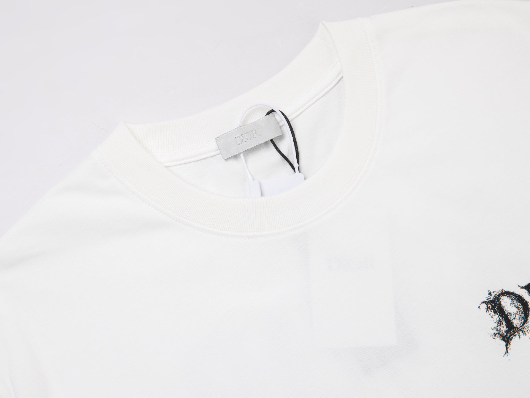 DIOR Classic Leather Patch Embroidered T-Shirt – Unisex Luxury Cotton | Sizes S–XL