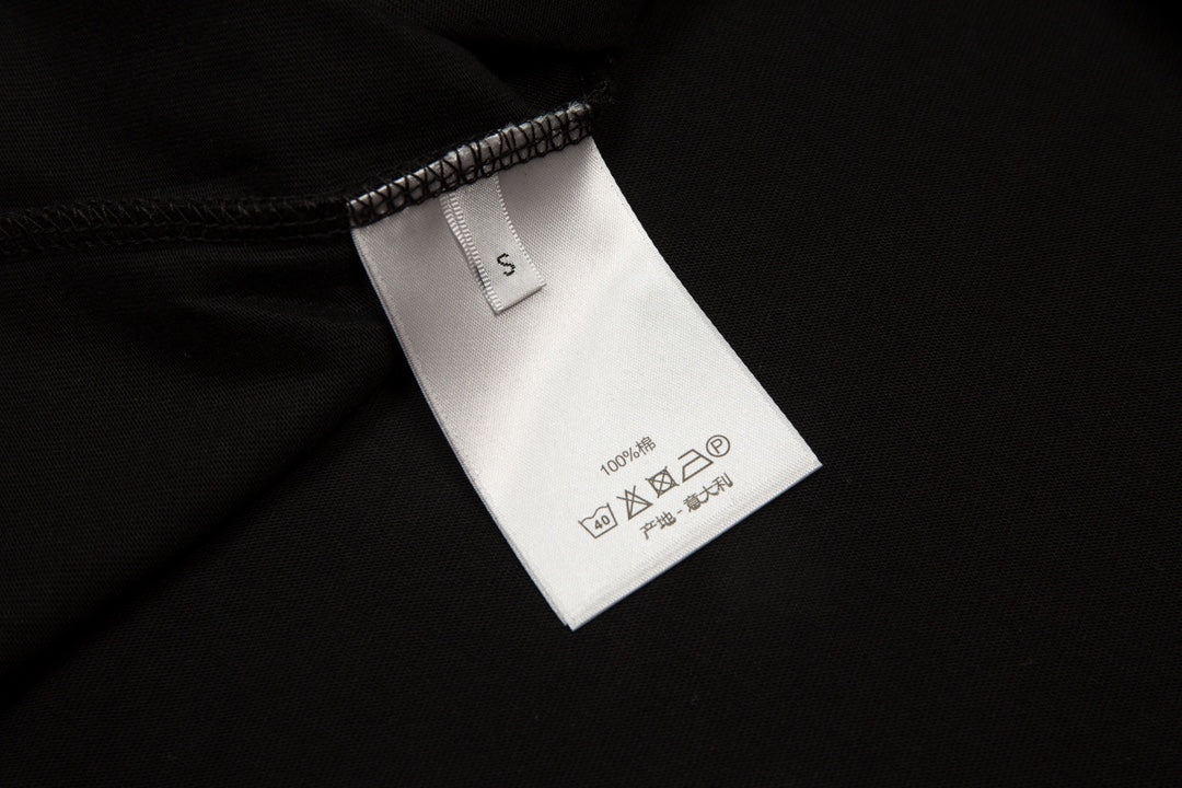 DIOR Winter Gradient Letter Print T-Shirt – Unisex | Sizes XS–L
