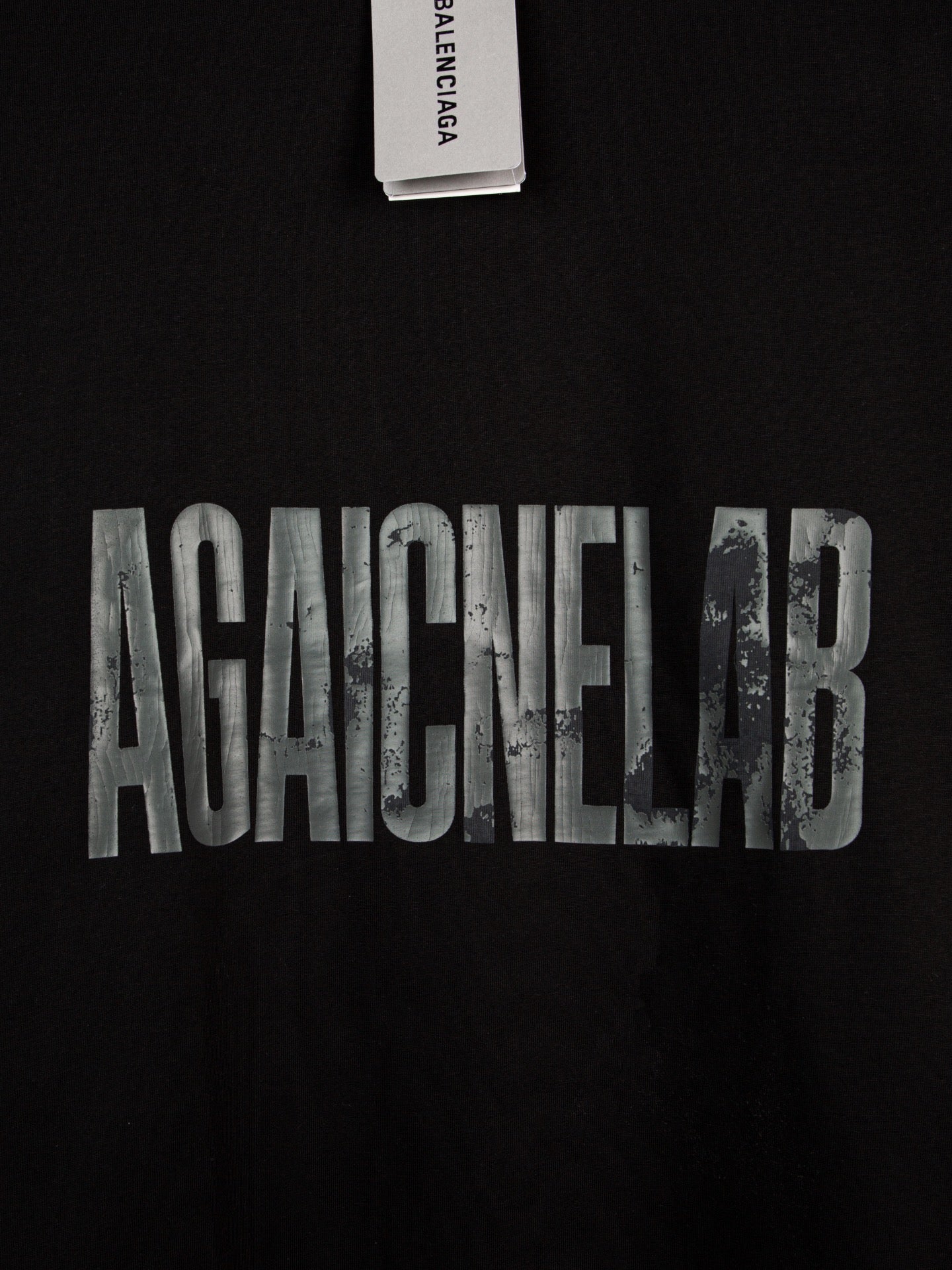 BALENCIAGA Cracked Reverse Logo Distressed T-Shirt – Unisex Oversized Fit | Sizes XS–L