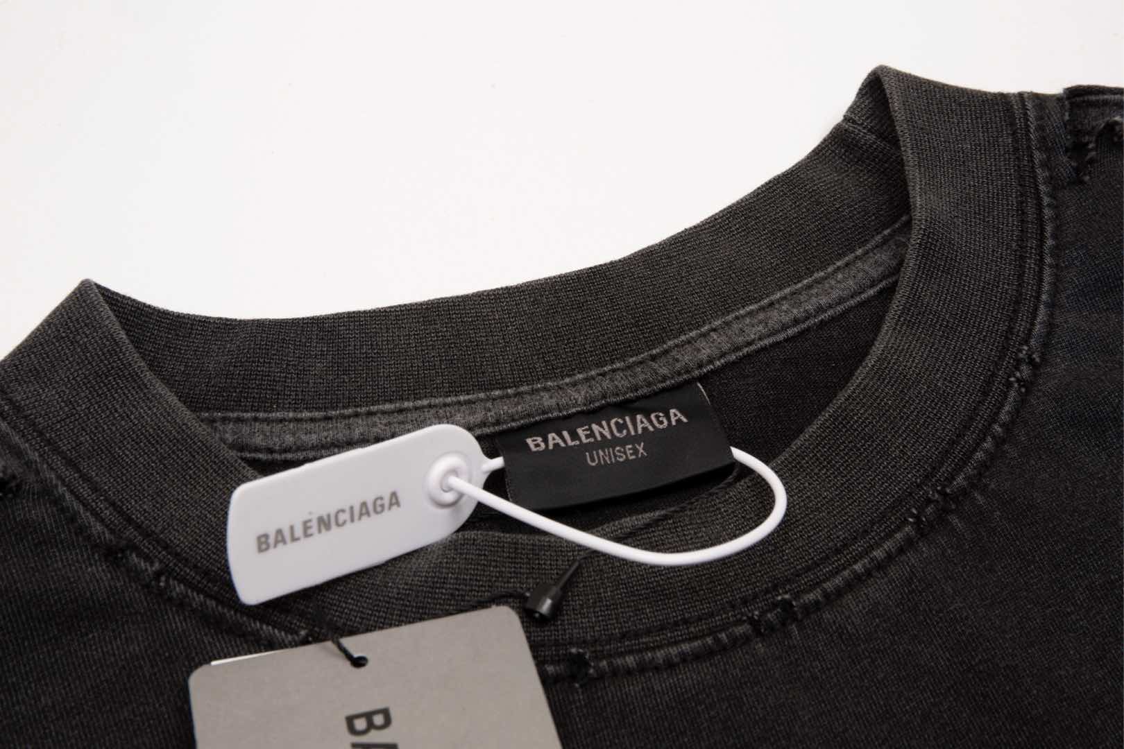 BALENCIAGA Valentine’s Day Limited Edition Distressed Oversized T-Shirt Unisex XS–L