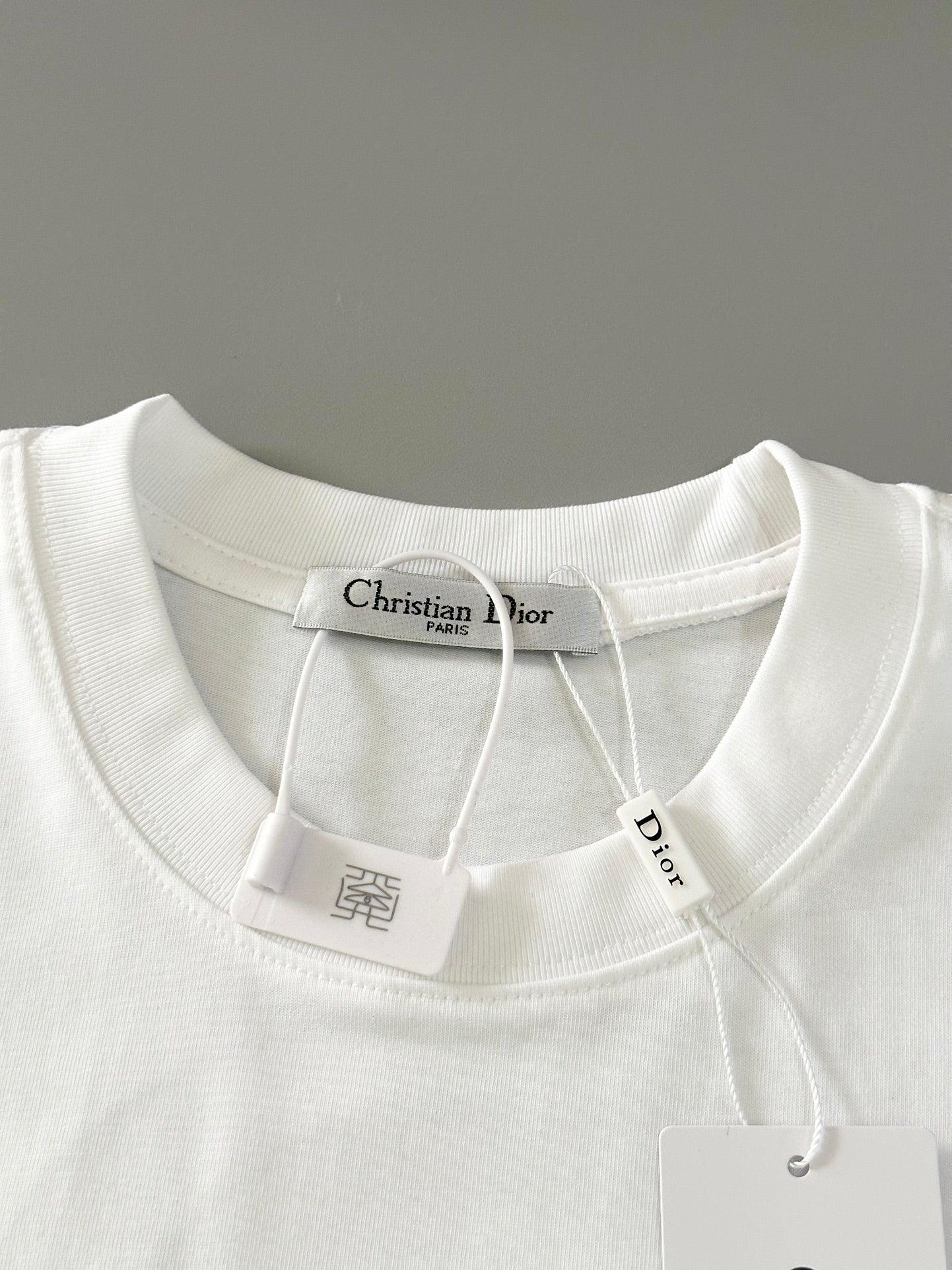 DIOR 25SS Premium Replica T-Shirt | Appliqué & Embossed Logo Design | Heavyweight Cotton | Black & White | Sizes S–XL
