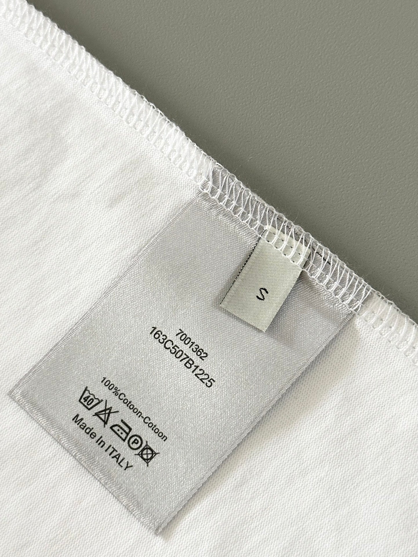 DIOR 25SS Premium Replica T-Shirt | Appliqué & Embossed Logo Design | Heavyweight Cotton | Black & White | Sizes S–XL
