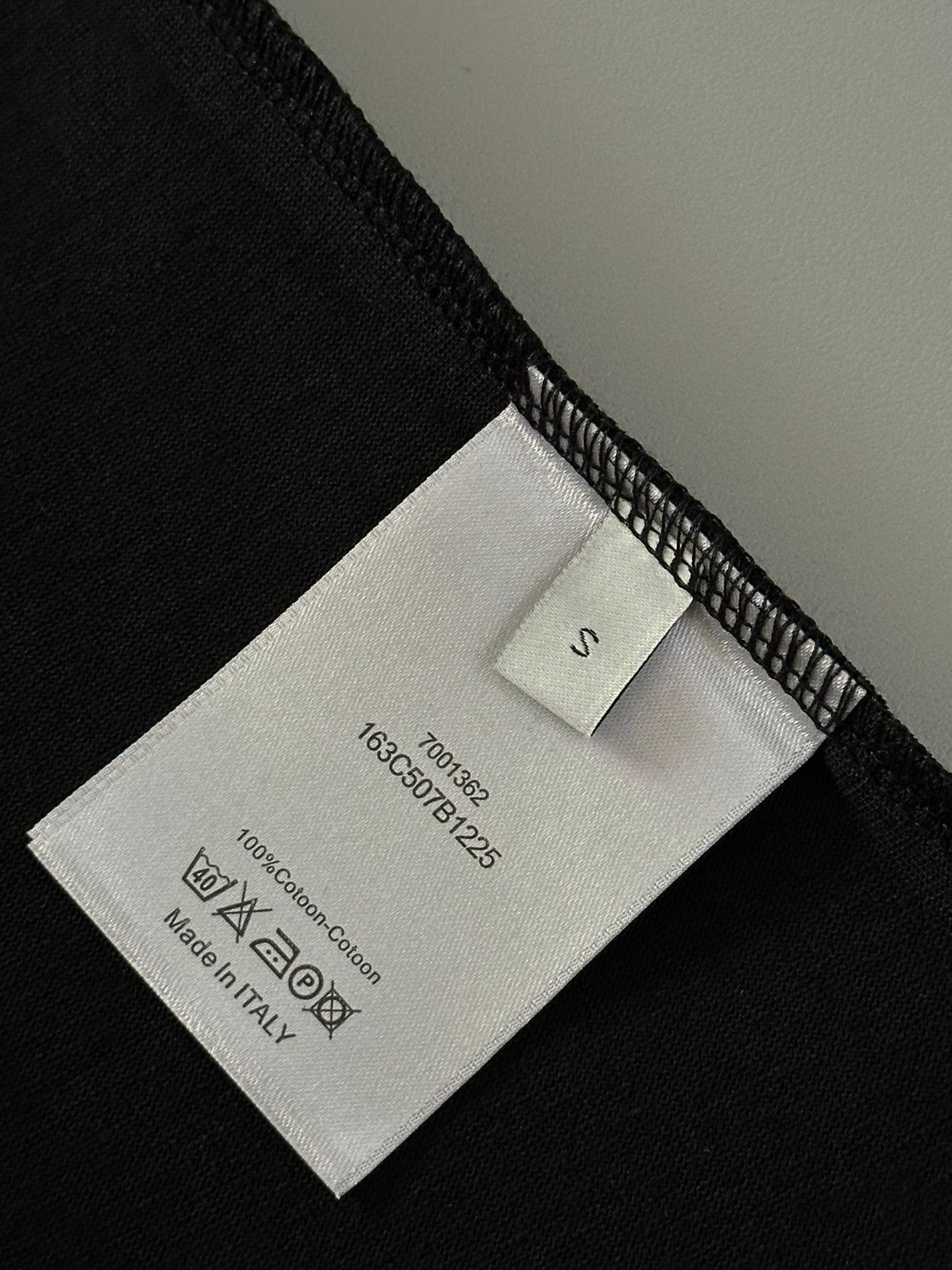 DIOR 25SS Premium Replica T-Shirt | Appliqué & Embossed Logo Design | Heavyweight Cotton | Black & White | Sizes S–XL