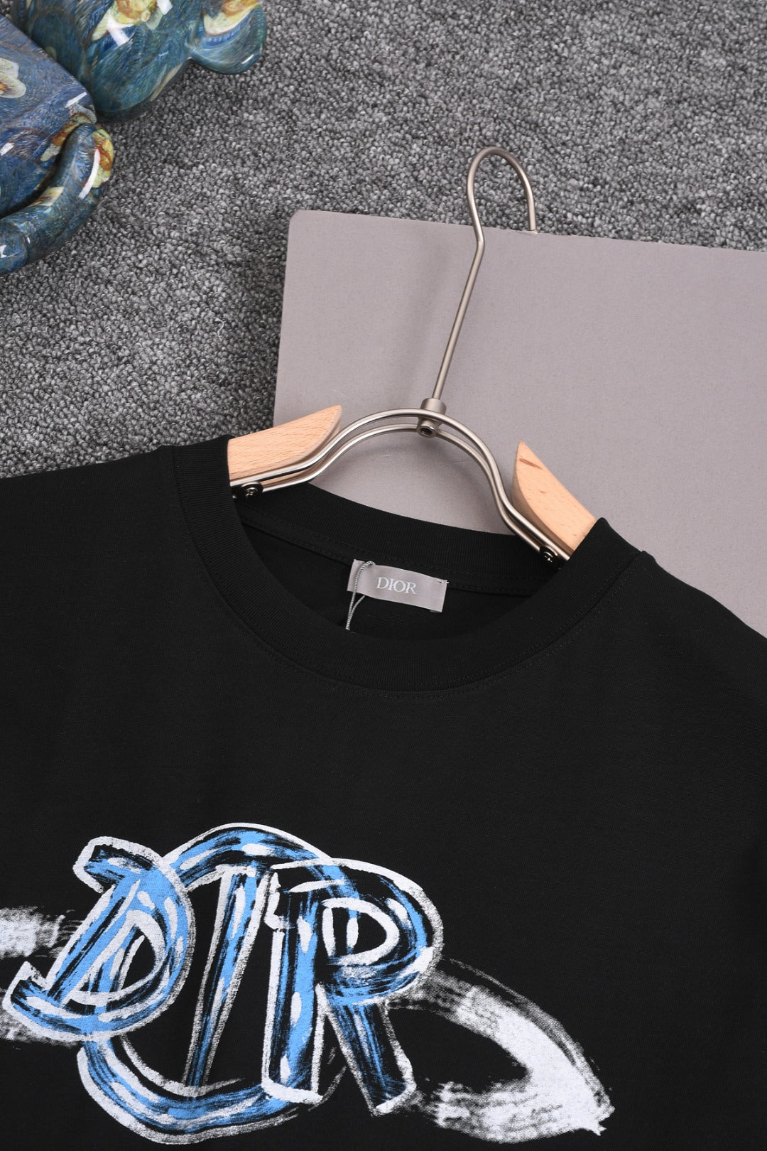 DIOR 25SS Classic Starry Graffiti Logo Print T-Shirt | Pure Cotton | XS–L | Black/White