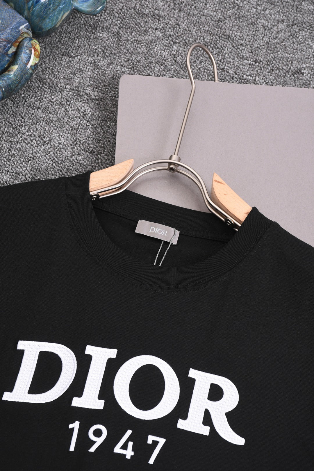 DIOR 25SS Classic 1947 Embroidered Logo T-Shirt | Pure Cotton | XS–L | Black/White/Green