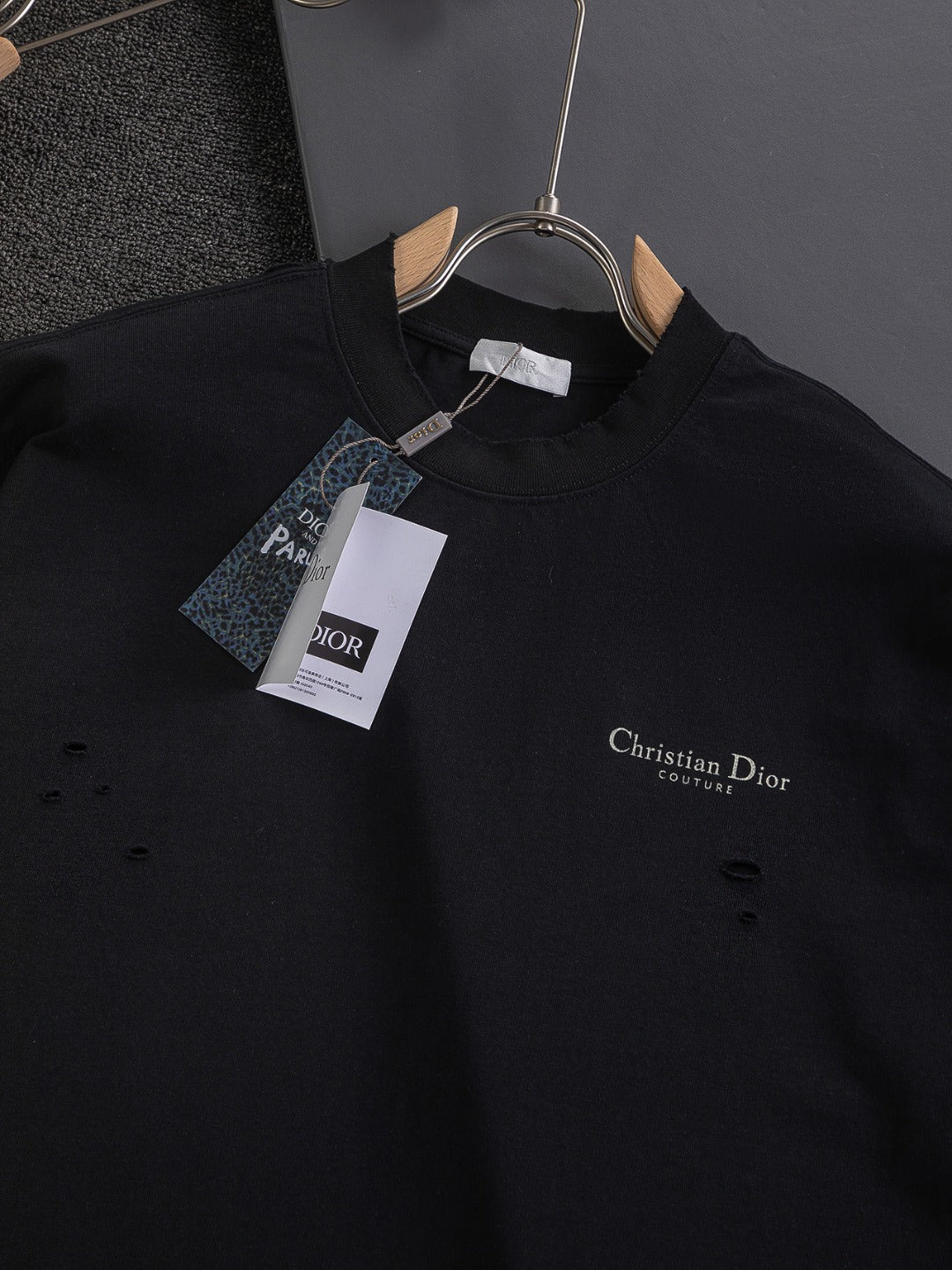Christian Dior 25SS CD Lily Patch & Logo Embroidery T-Shirt – Premium Cotton | Sizes S–XL