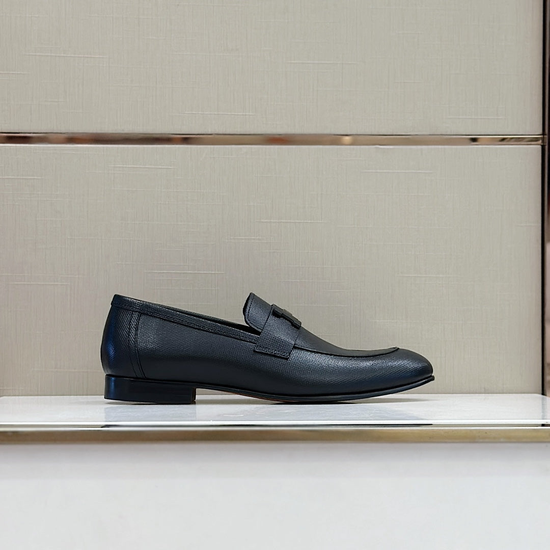 Hermès Loafers – Double H Buckle, Handmade Leather Sole, Elegant Gentleman Style