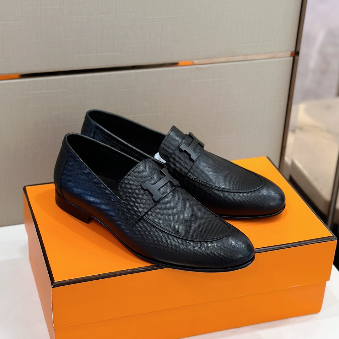 Hermès Loafers – Double H Buckle, Handmade Leather Sole, Elegant Gentleman Style