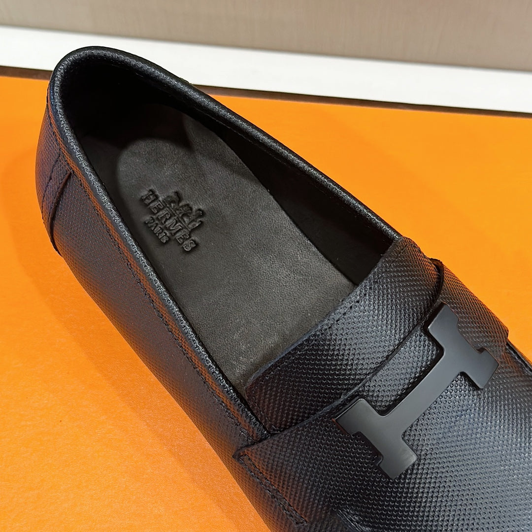 Hermès Loafers – Double H Buckle, Handmade Leather Sole, Elegant Gentleman Style