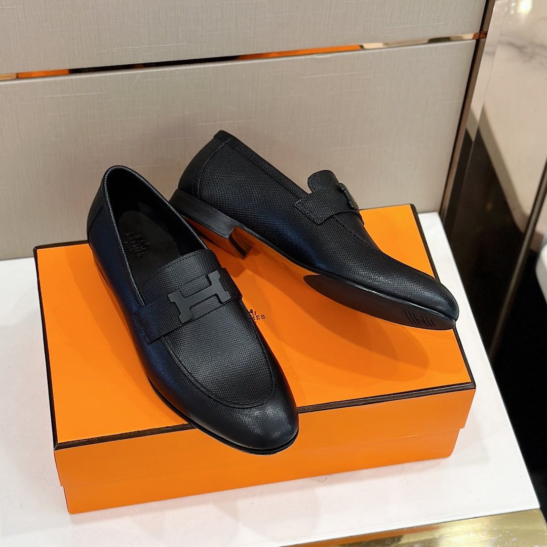 Hermès Loafers – Double H Buckle, Handmade Leather Sole, Elegant Gentleman Style