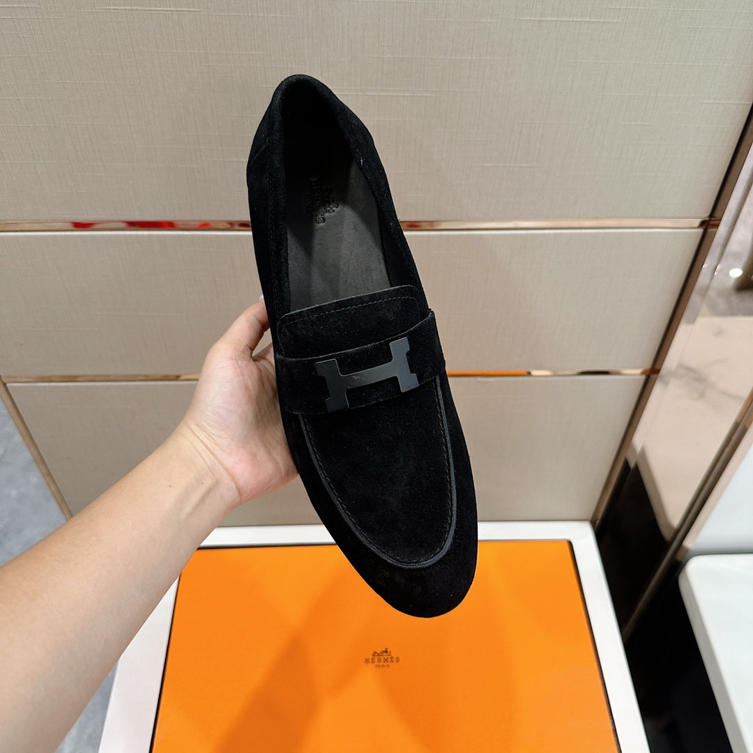 Hermès Loafers – Double H Buckle, Handmade Genuine Leather Sole, Elegant Gentleman Style