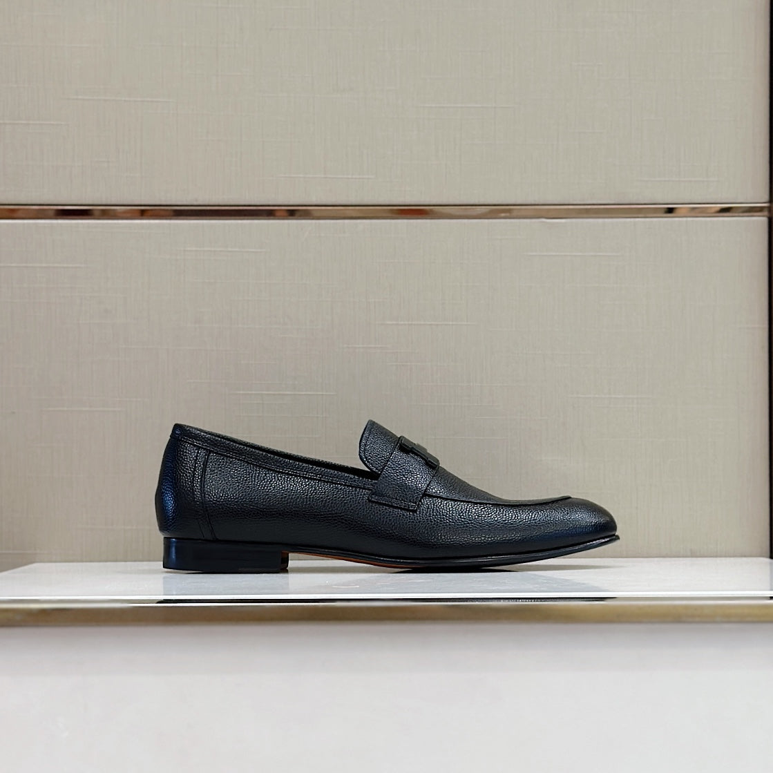 Hermès Loafers – Double H Buckle, Handmade Genuine Leather Sole, Elegant Gentleman Style