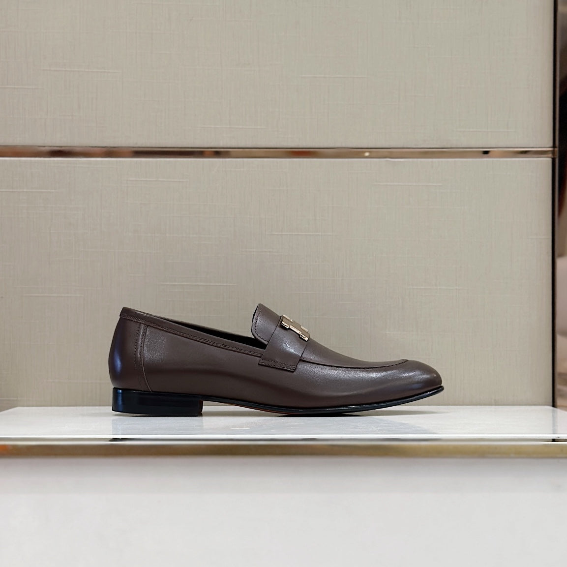 Hermès Loafers – Double H Buckle, Handmade Genuine Leather Sole, Elegant Gentleman Style