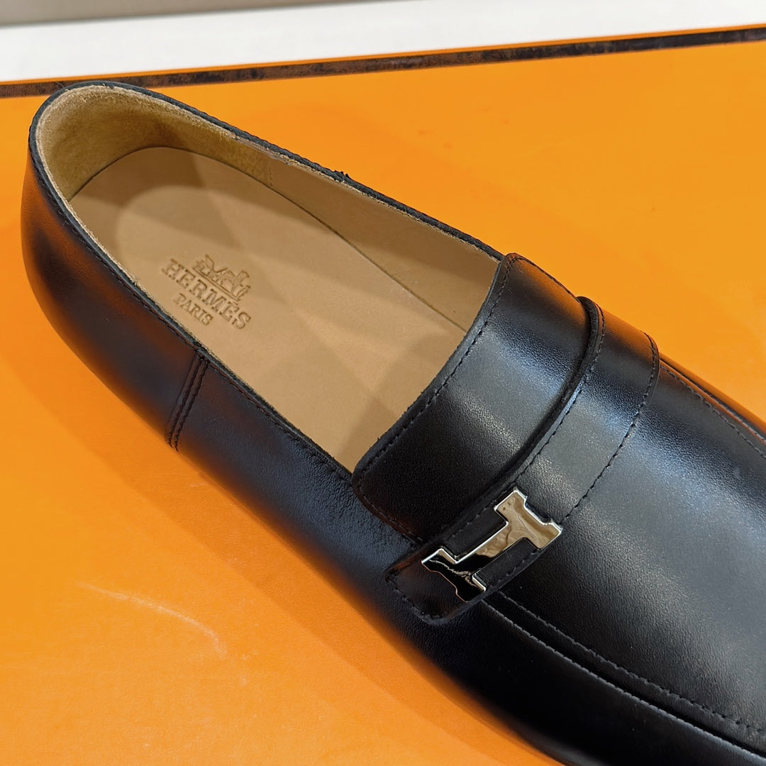 Hermès Loafers – Double H Buckle, Handmade Genuine Leather Sole, Elegant Gentleman Style