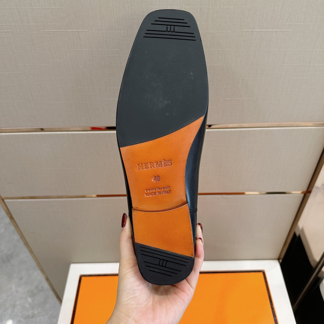 Hermès Loafers – Double H Buckle, Handmade Genuine Leather Sole, Elegant Gentleman Style
